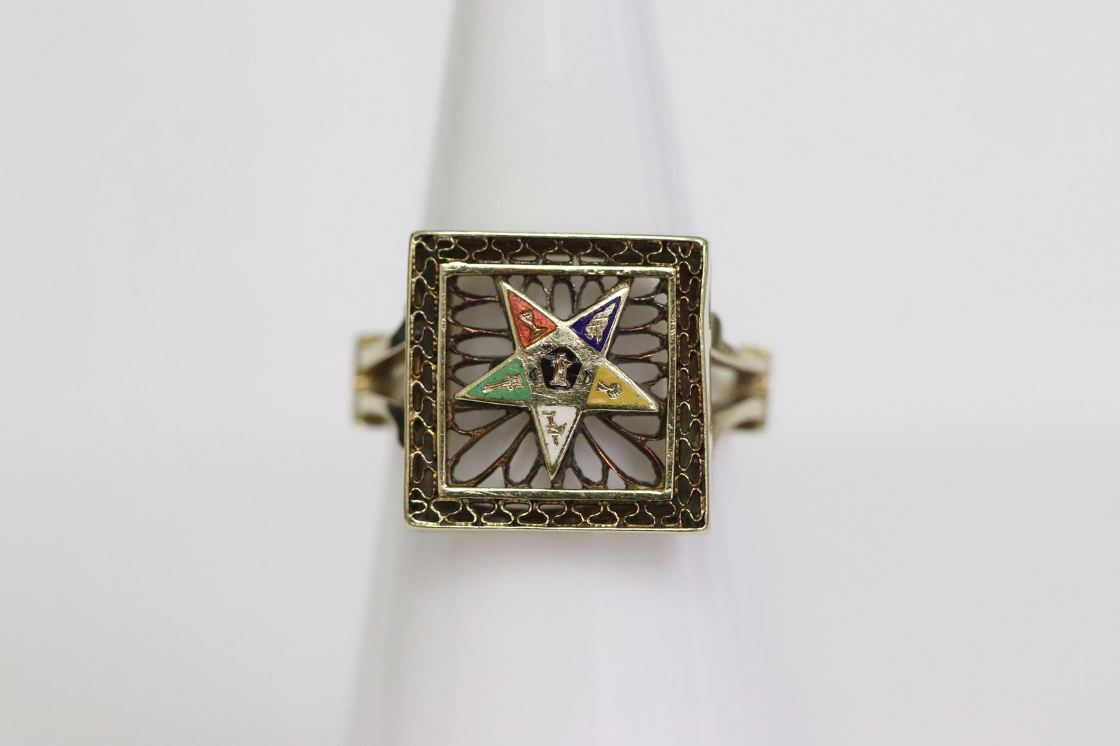 An interesting 14K Y/G Masonic ring (1 of 10)