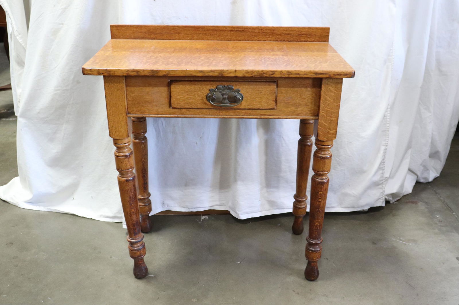 Victorian tiger oak lady's desk with one drawer (1 of 9)