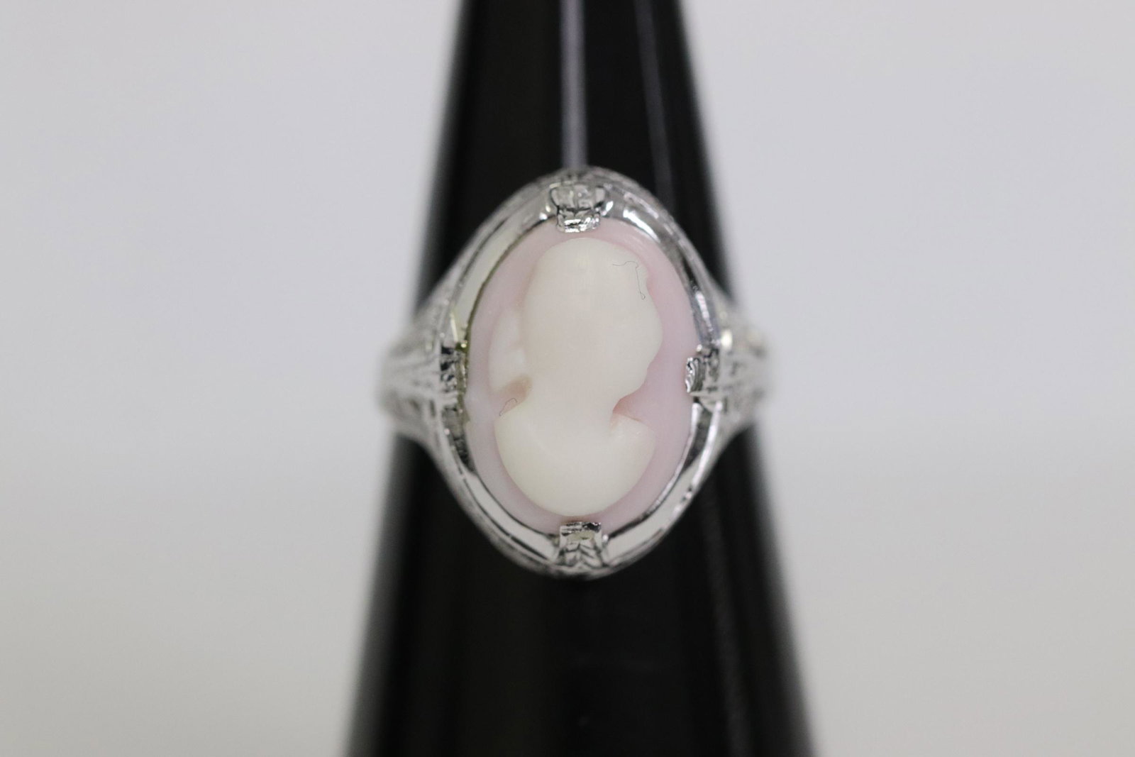 Victorian filigree 9K/ 10K W/G cameo ring (1 of 8)