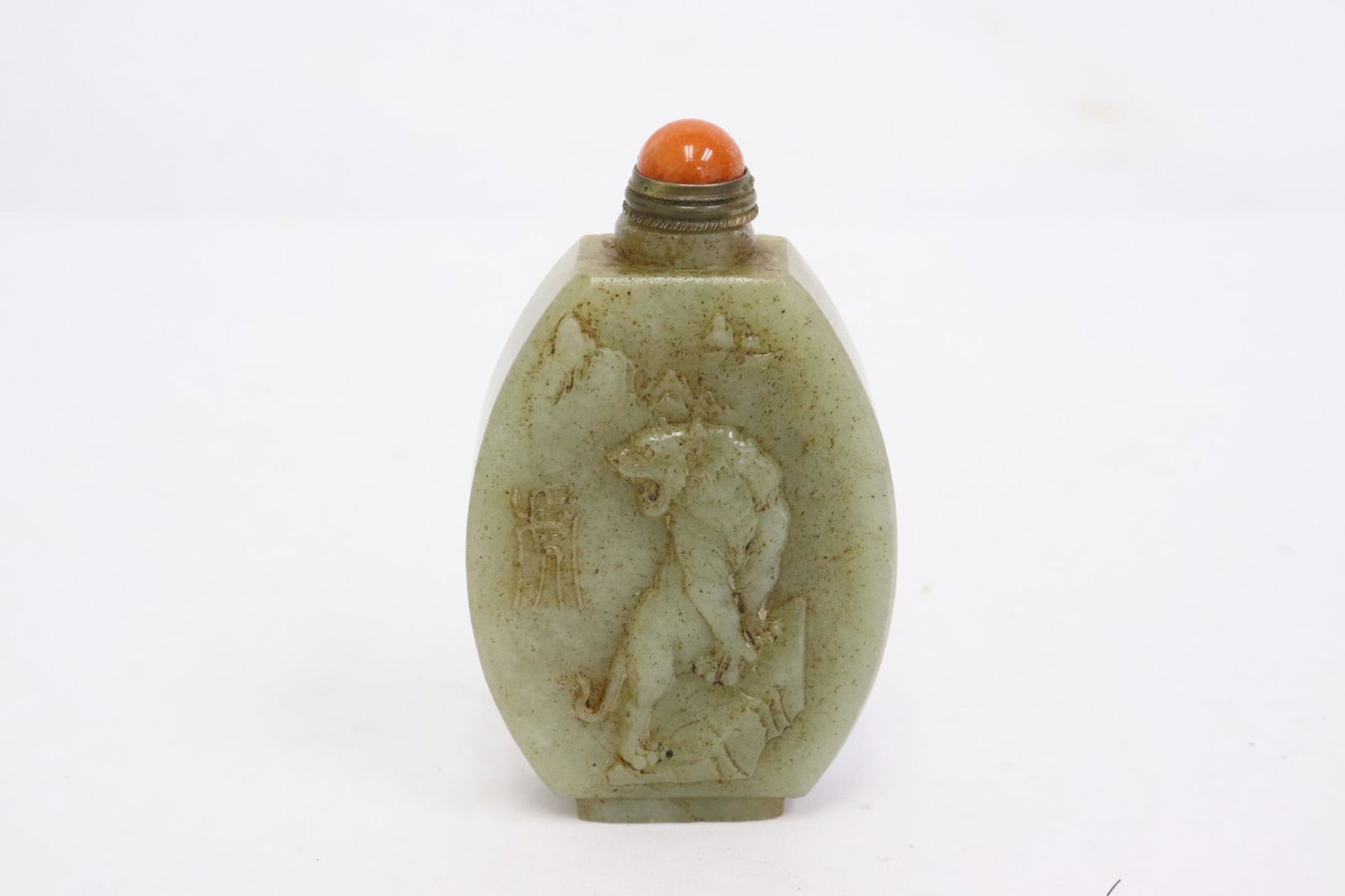 Celadon jade snuff bottle (1 of 9)