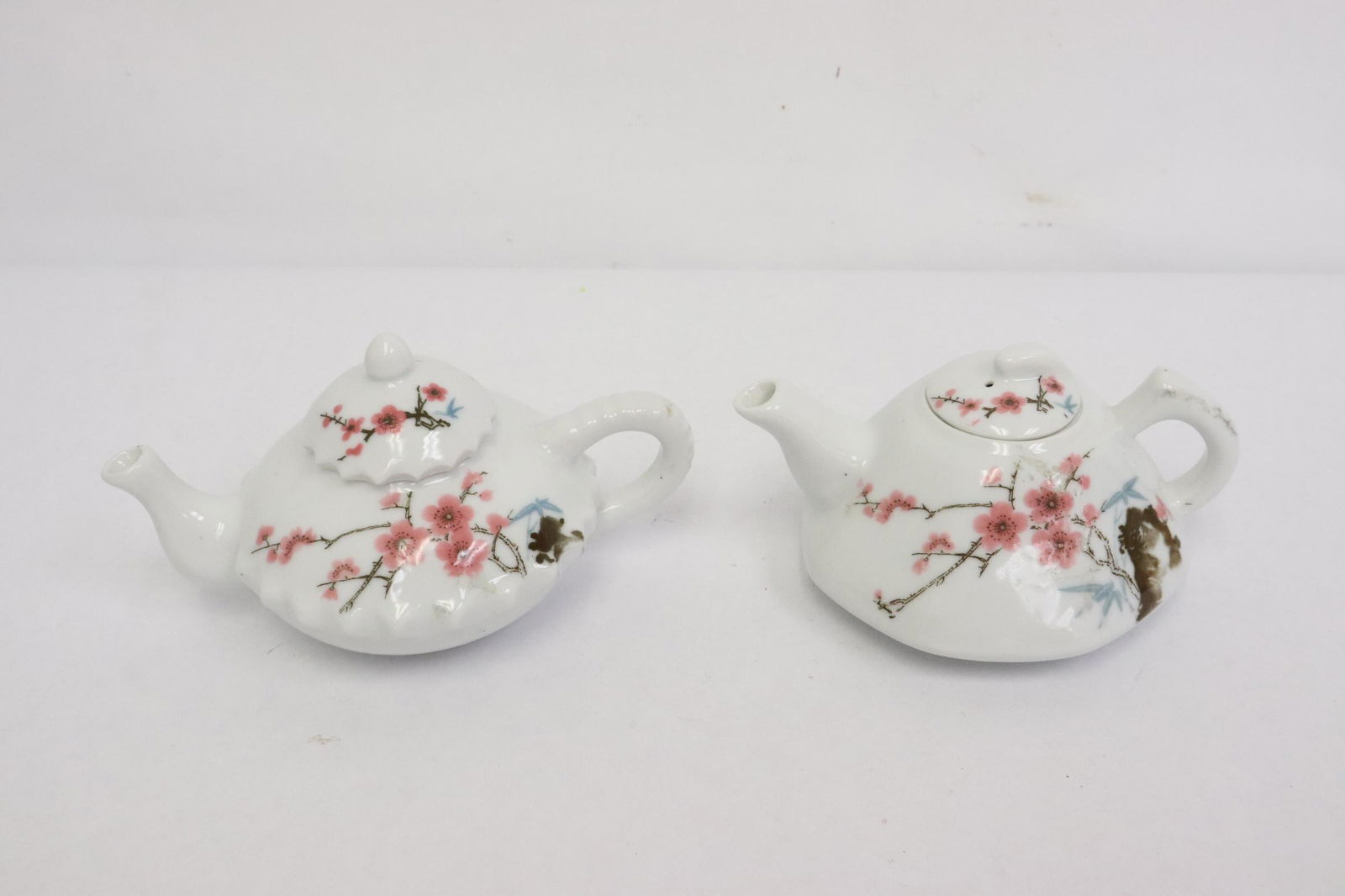 2 wucai teapots (1 of 11)