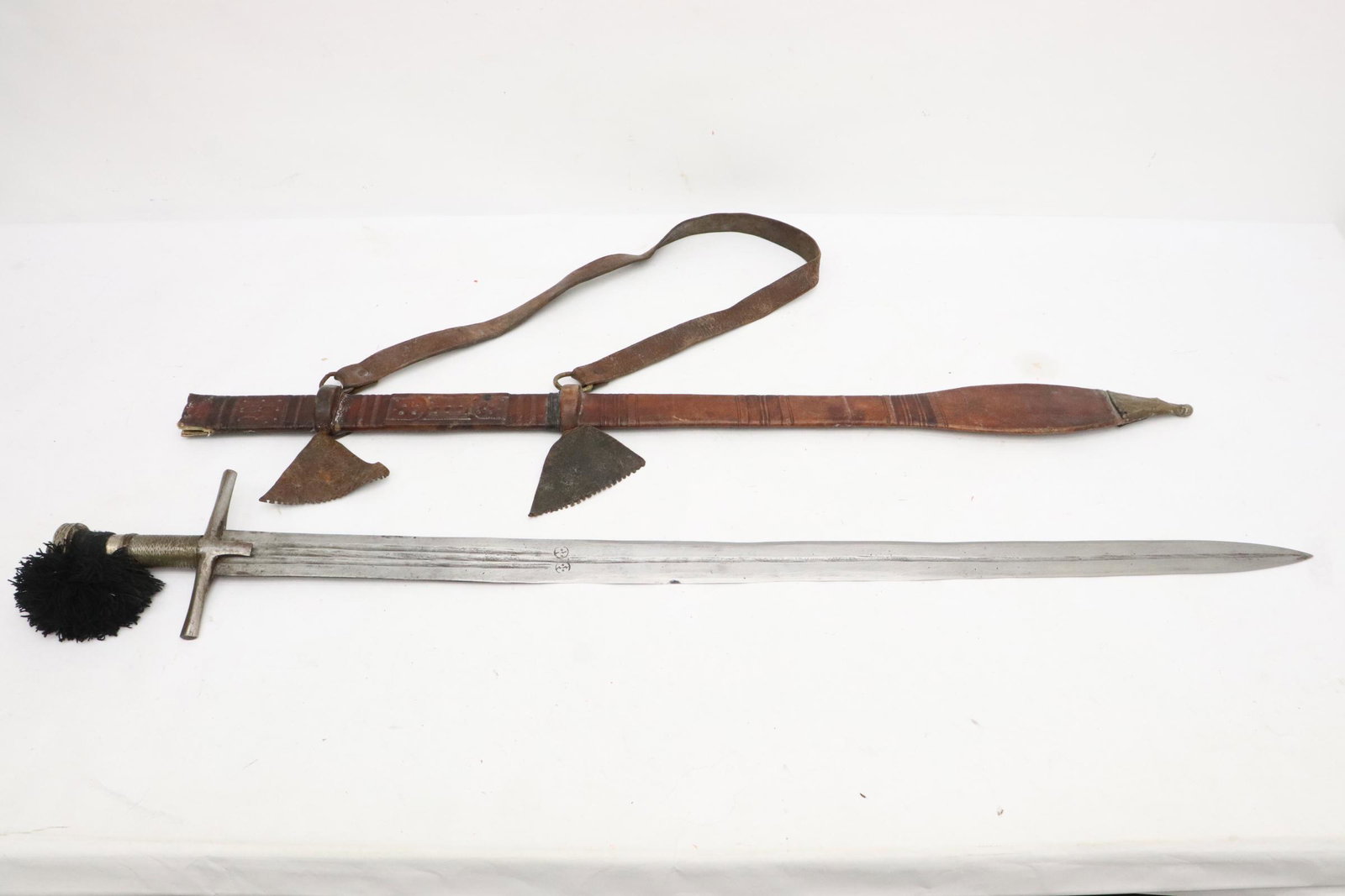 Antique Sudanese Kaskara sword (1 of 10)