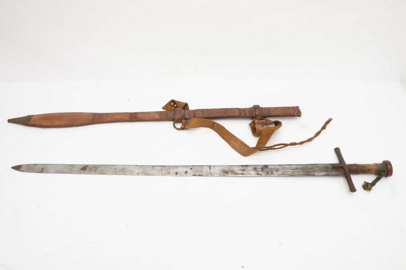 Antique Sudanese Kaskara sword (1 of 11)