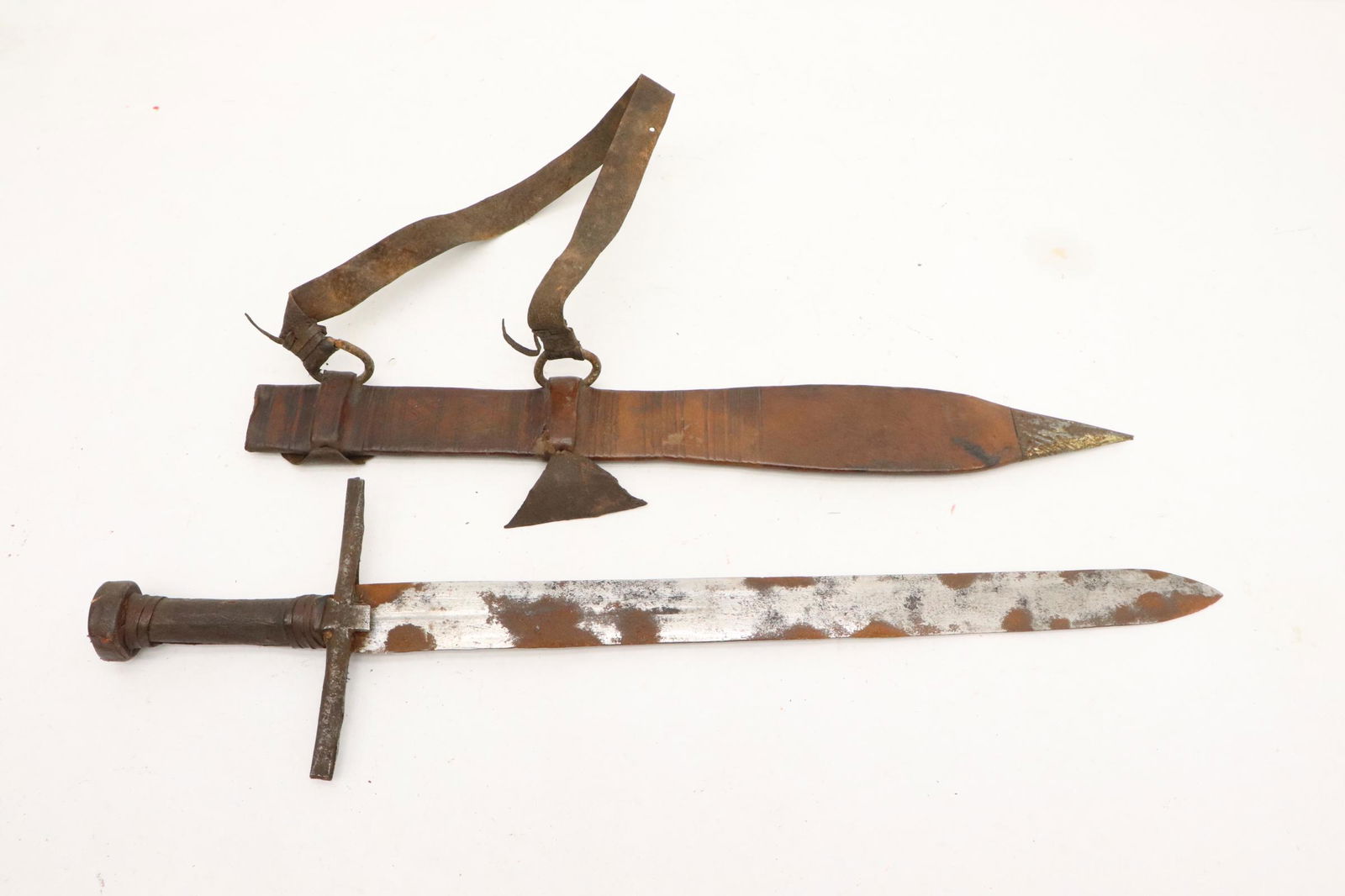 Antique Sudanese Kaskara sword (1 of 10)