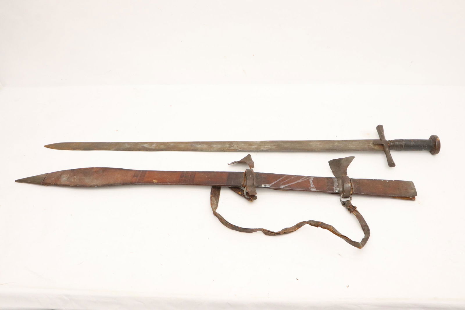 Antique Sudanese Kaskara sword (1 of 10)