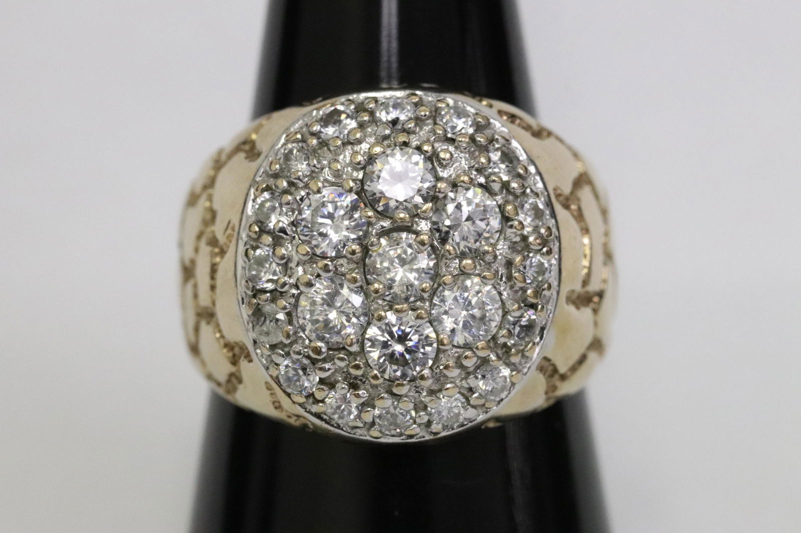 A 10K Y/G ring set with clear stones (1 of 12)