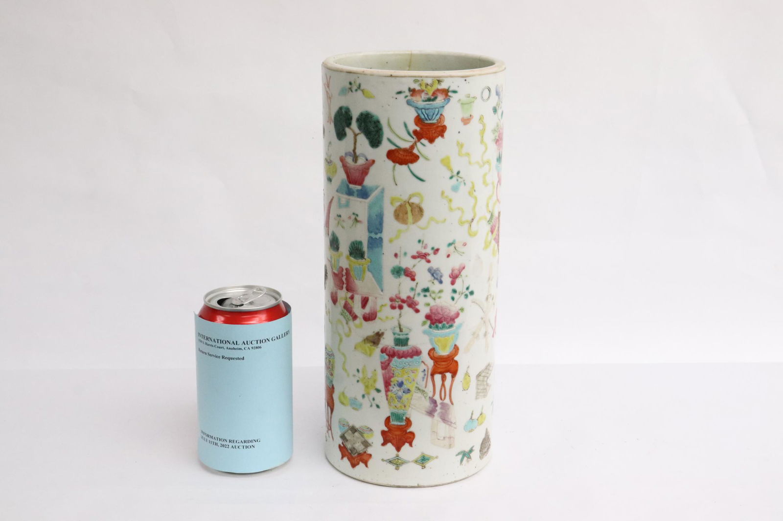 Chinese famille rose porcelain hat vase (1 of 11)