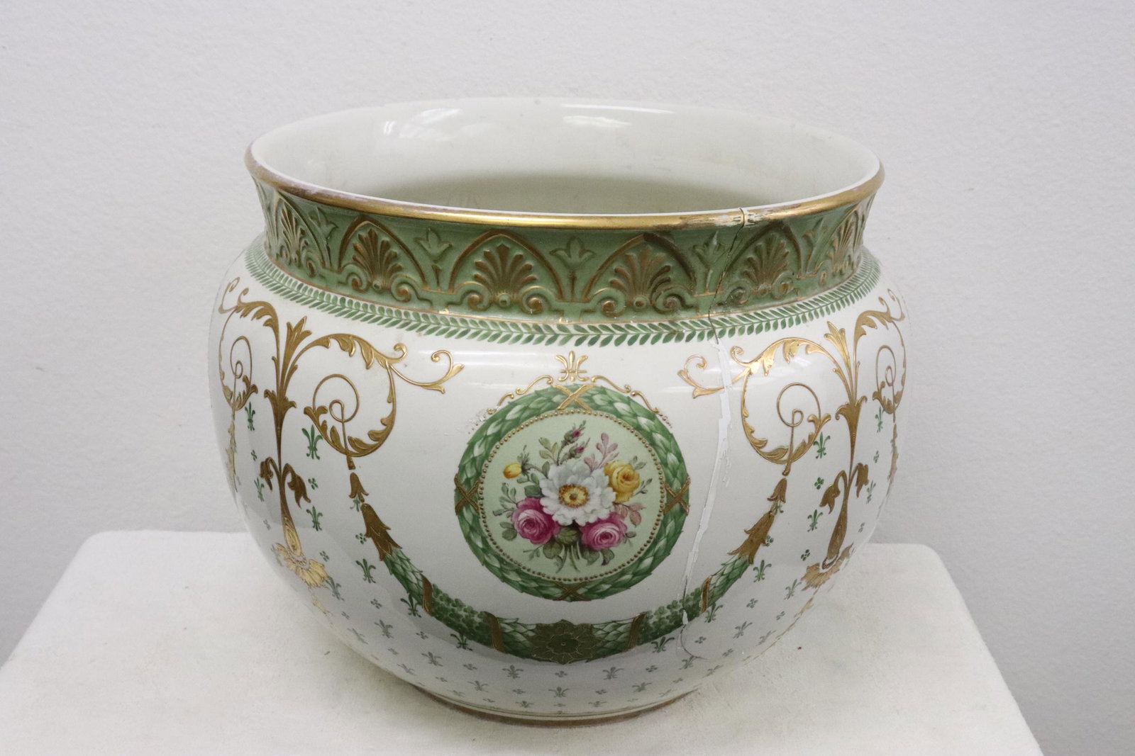 19th century large Royal Bonn planter: 19th century large Royal Bonn planter, crack and repair, 12"x16"dia