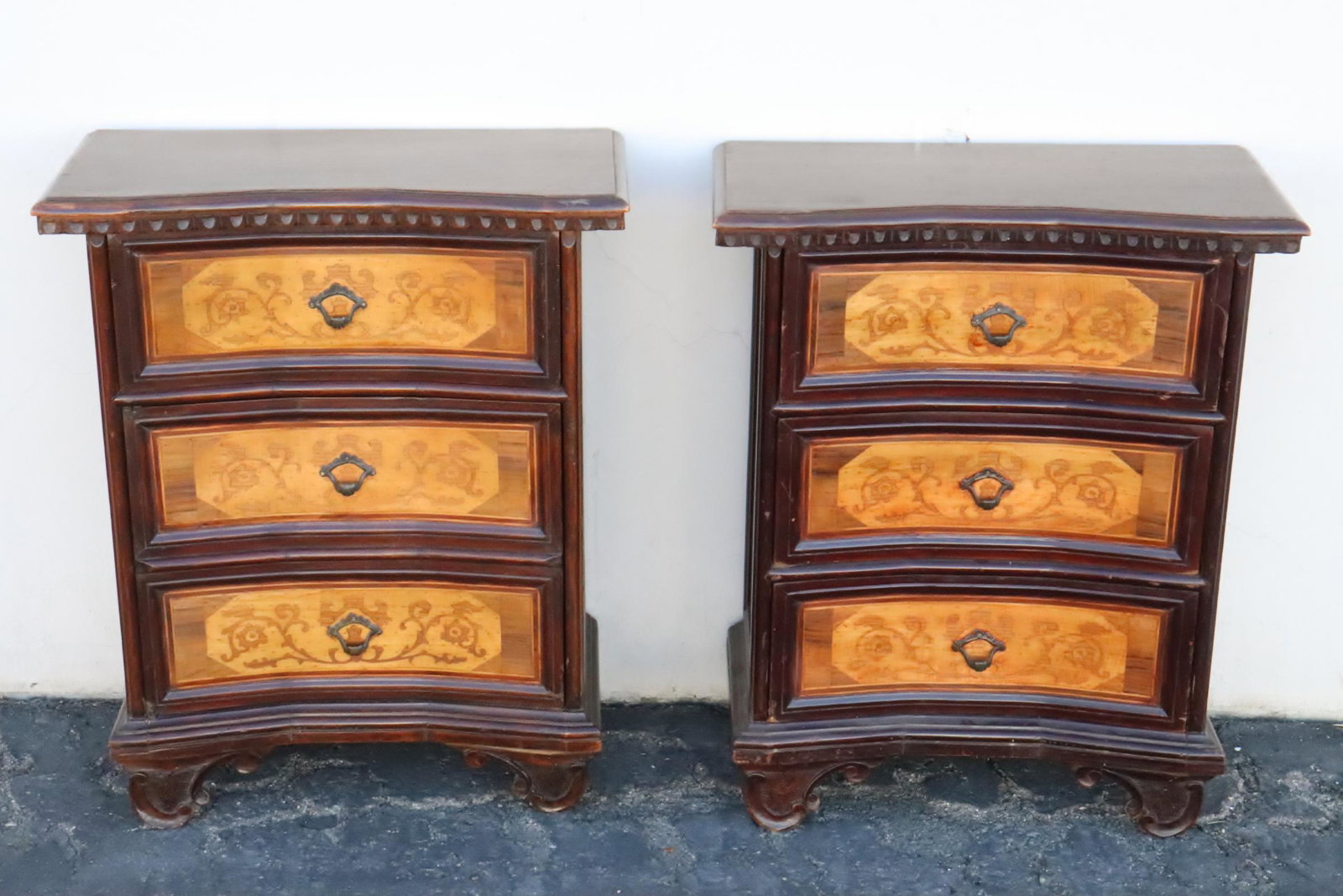 Pair Italian inlaid nightstands with drawers: Pair Italian inlaid nightstands with drawers, 28.4"x23.6"x11.75"