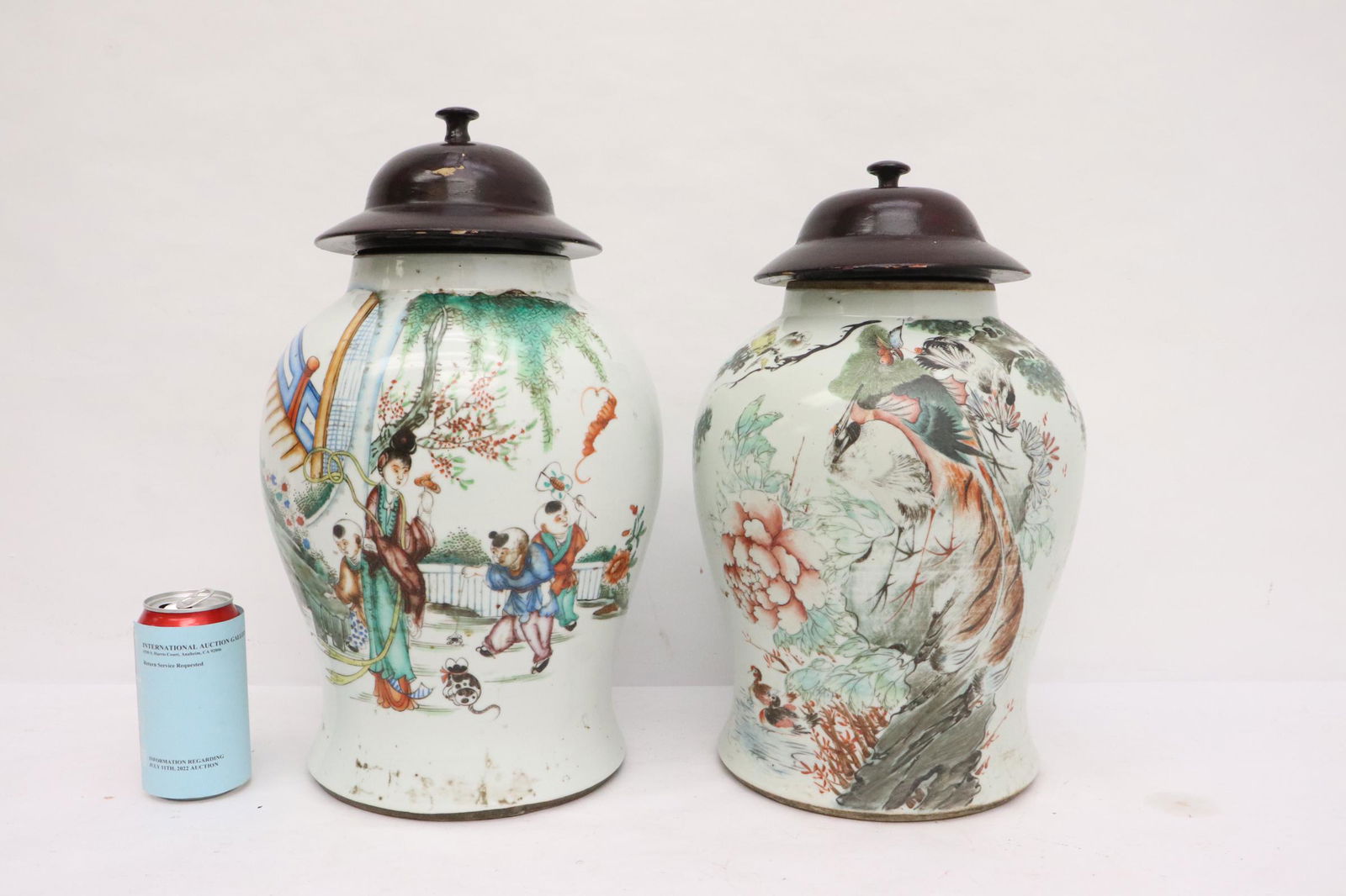 2 Chinese famille rose covered jar, wood cover (1 of 10)