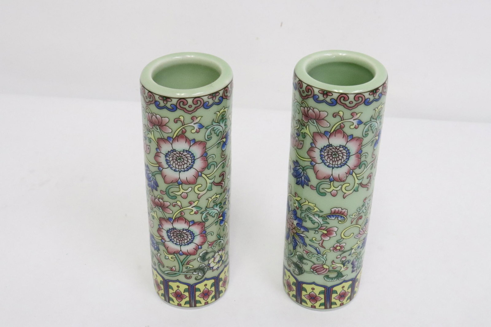 Pair Chinese famille rose incense holder: Pair Chinese green background famille rose incense holder, 5.25"x1.6"dia