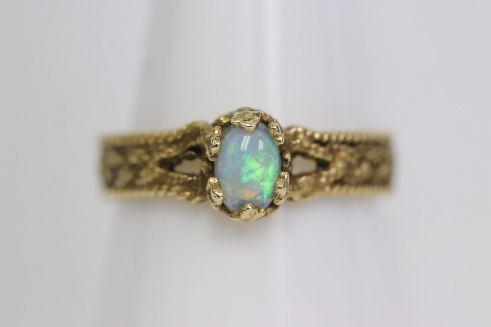 Fine Victorian 14K Y/G ring with opal (1 of 10)