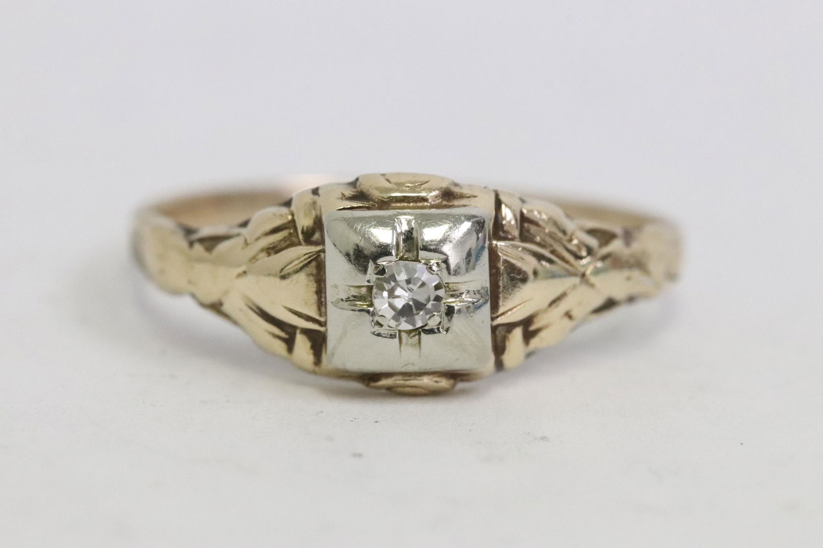 A 10K Y/G Victorian diamond ring (1 of 8)
