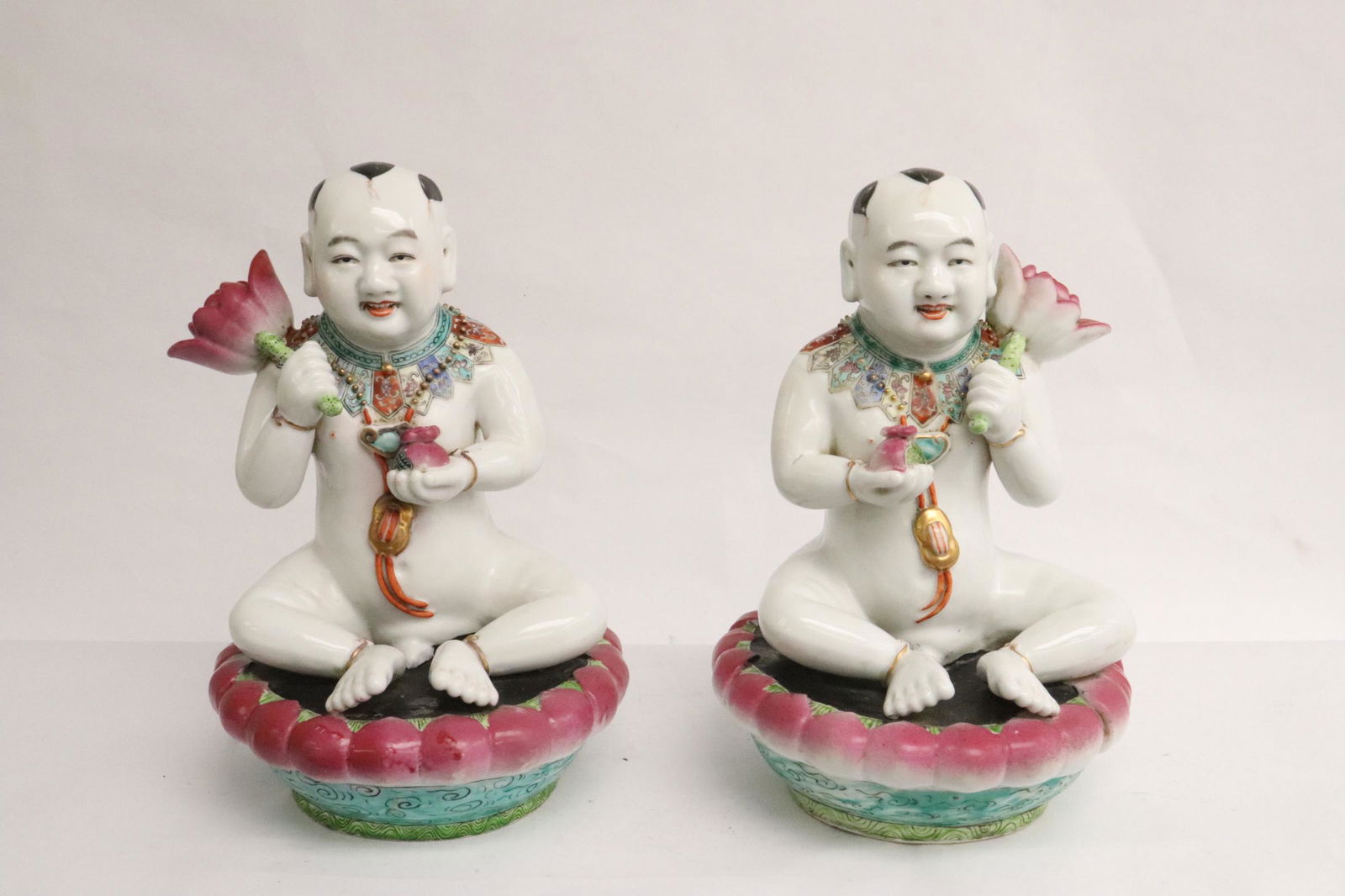 Pair Chinese antique famille rose sculpture (1 of 11)