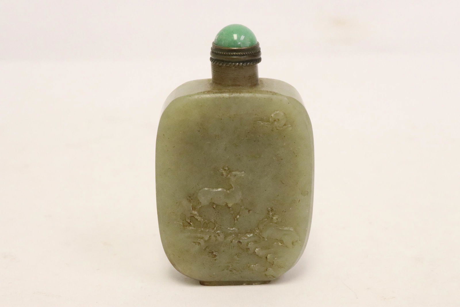 Celadon jade snuff bottle (1 of 10)