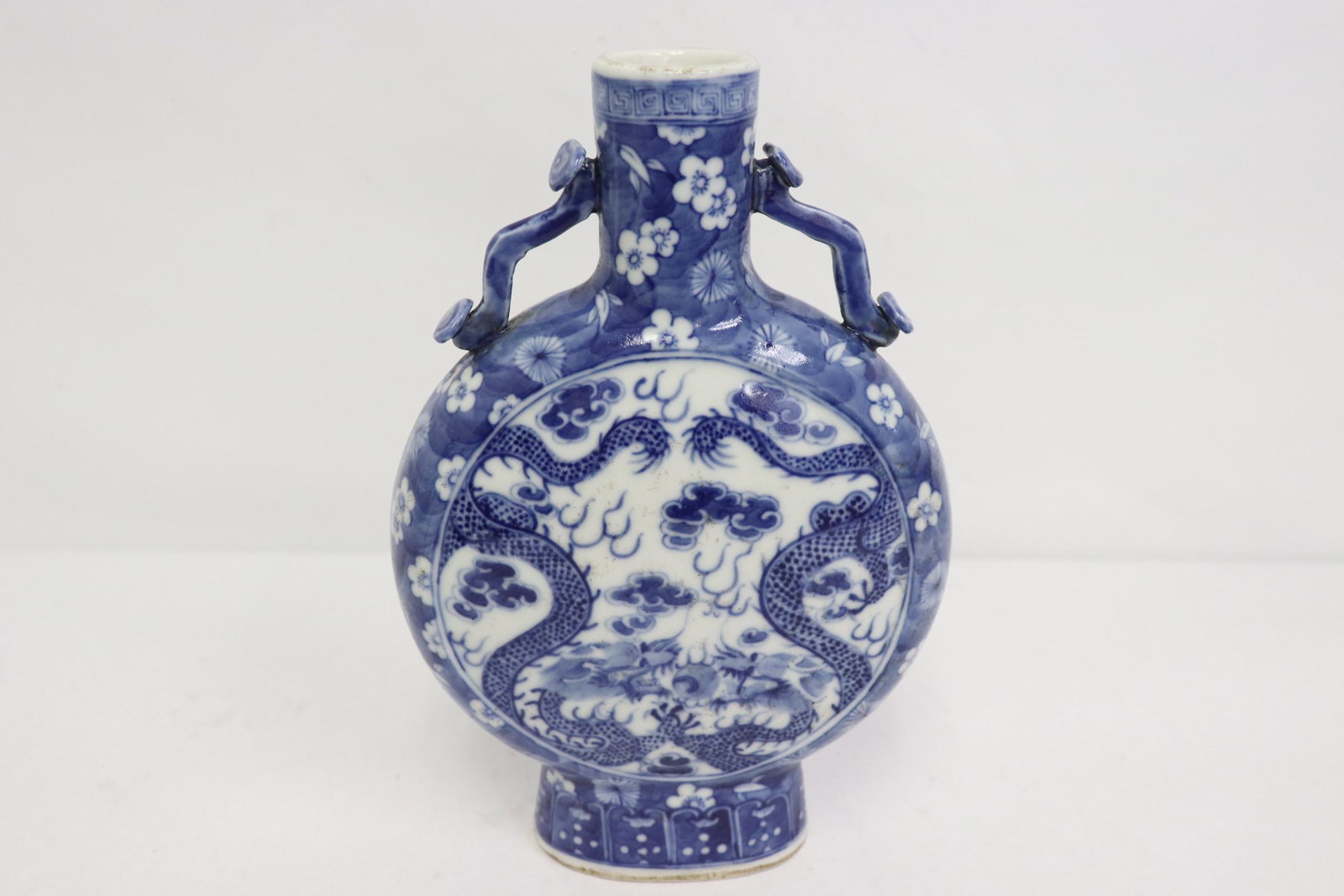 Chinese blue and white porcelain flask: Chinese blue and white porcelain flask, 8.3"x5.6"x2.3"