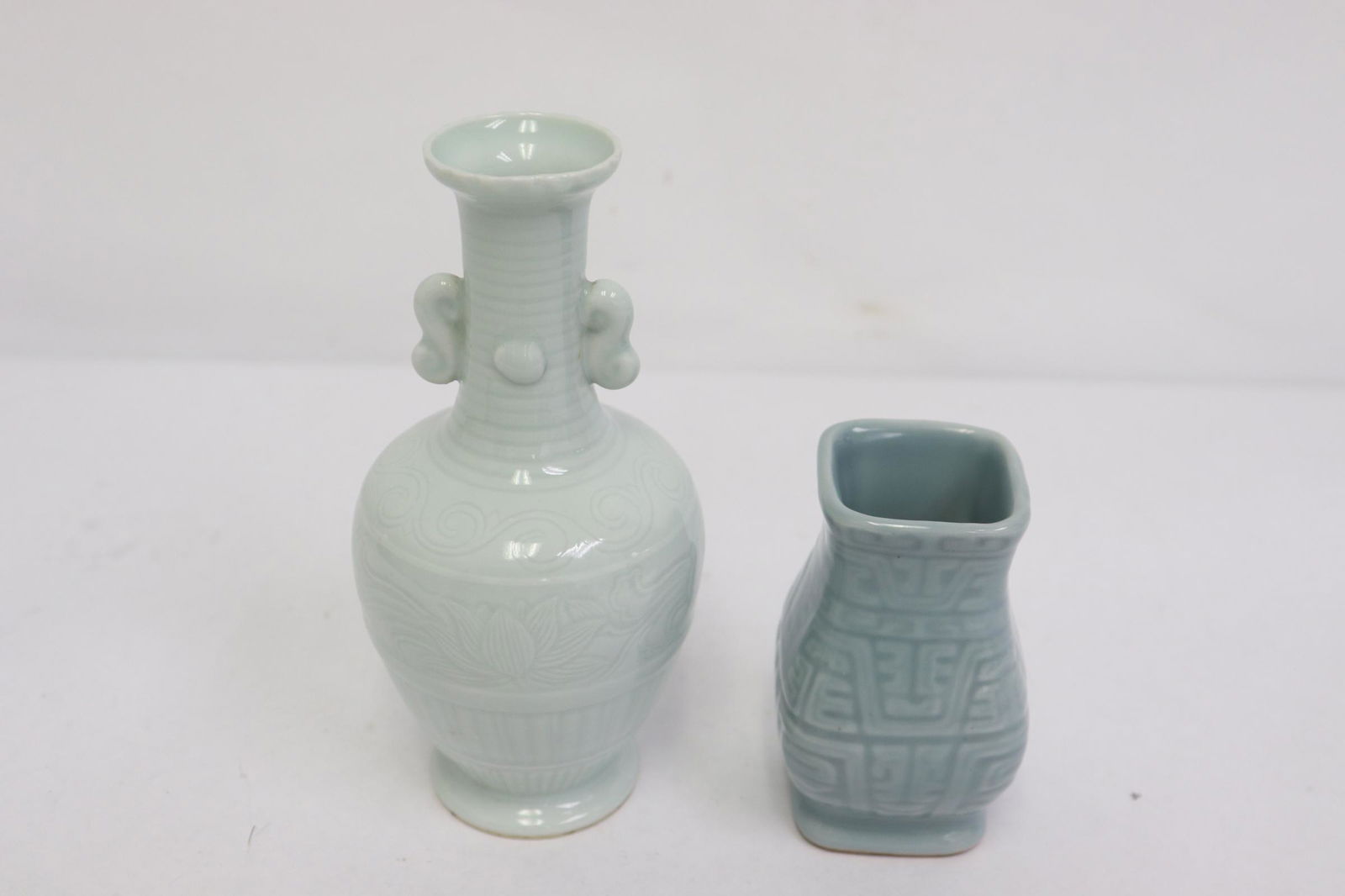 2 Chinese small porcelain pieces (1 of 10)