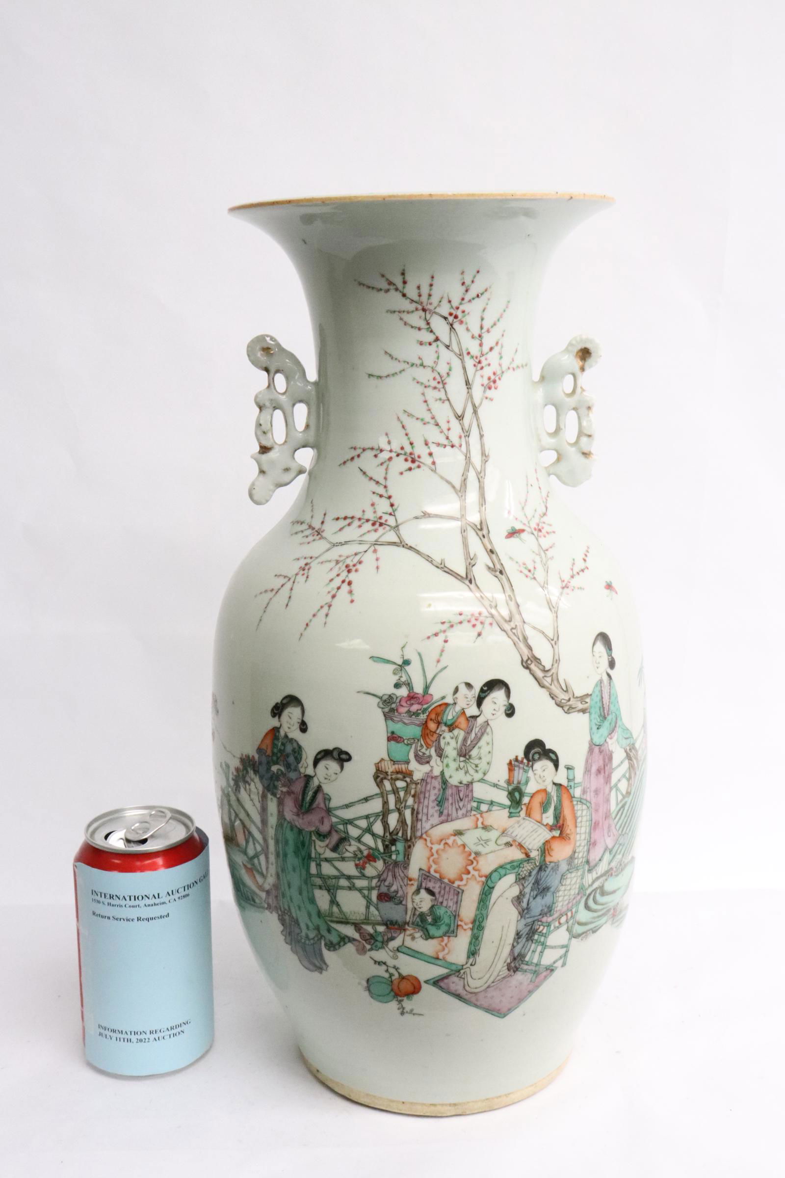 Chinese antique famille rose porcelain vase: A fine Chinese antique famille rose porcelain vase, 16.45"x8.4"dia