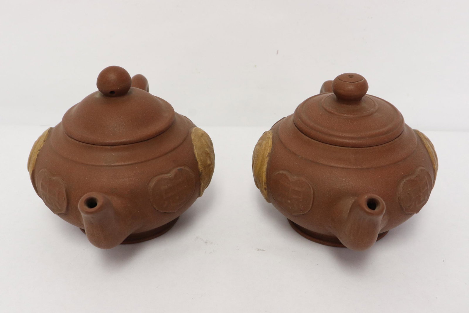 2 Yixing teapots (1 of 10)