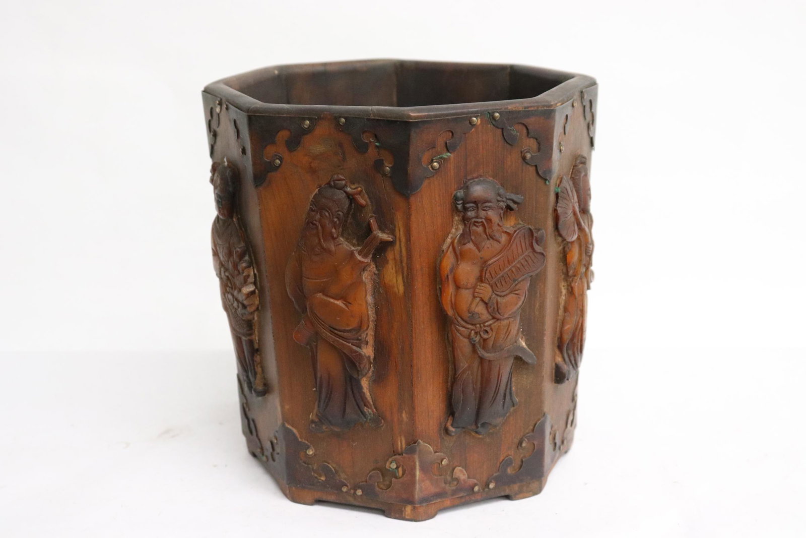 An octagonal wood brush holder (1 of 10)