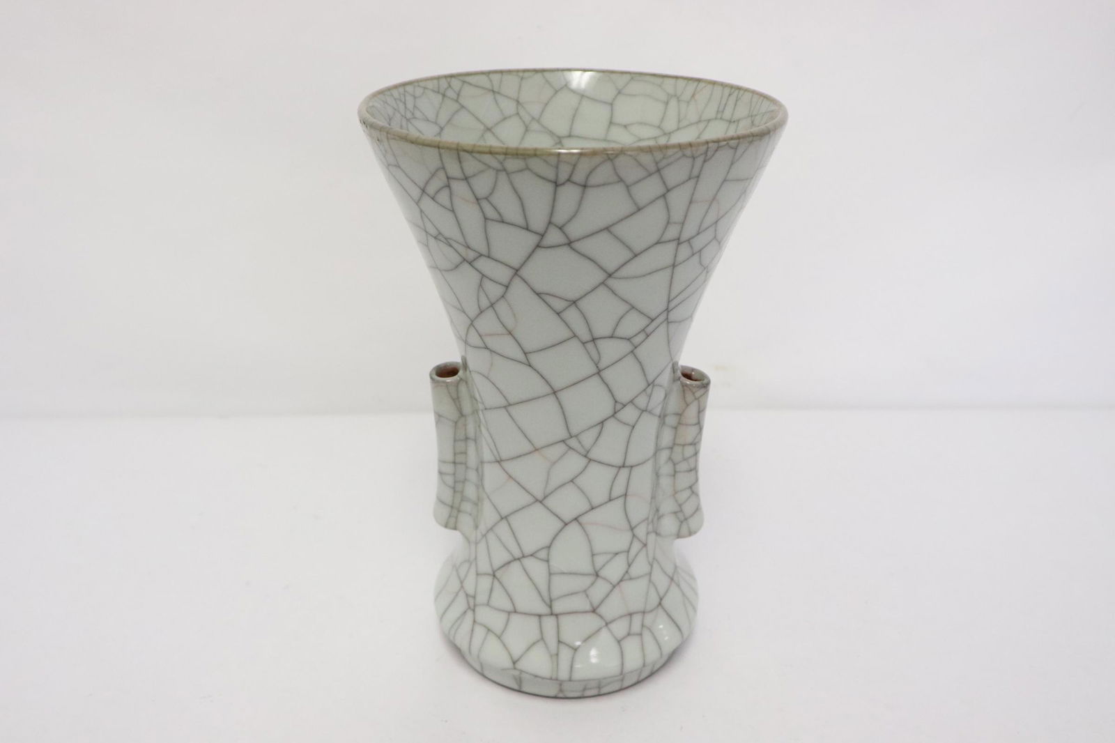 Song style crackleware porcelain vase (1 of 10)