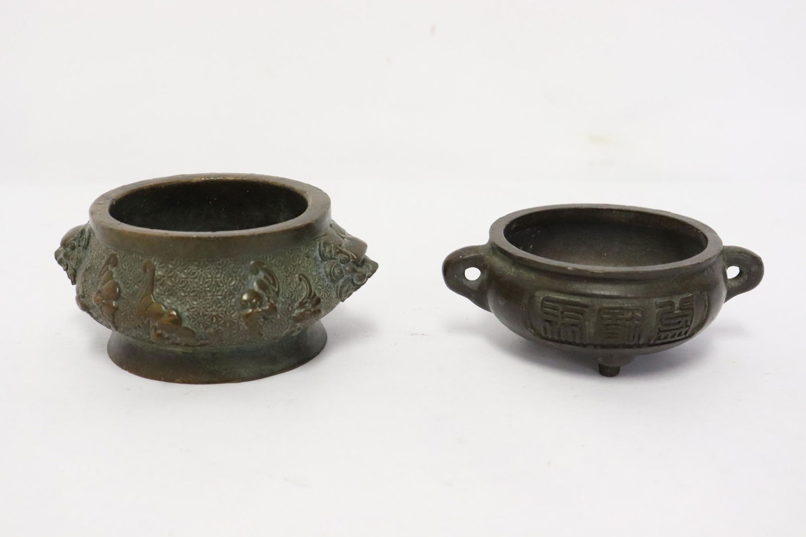 2 Chinese small round bronze censer (1 of 10)