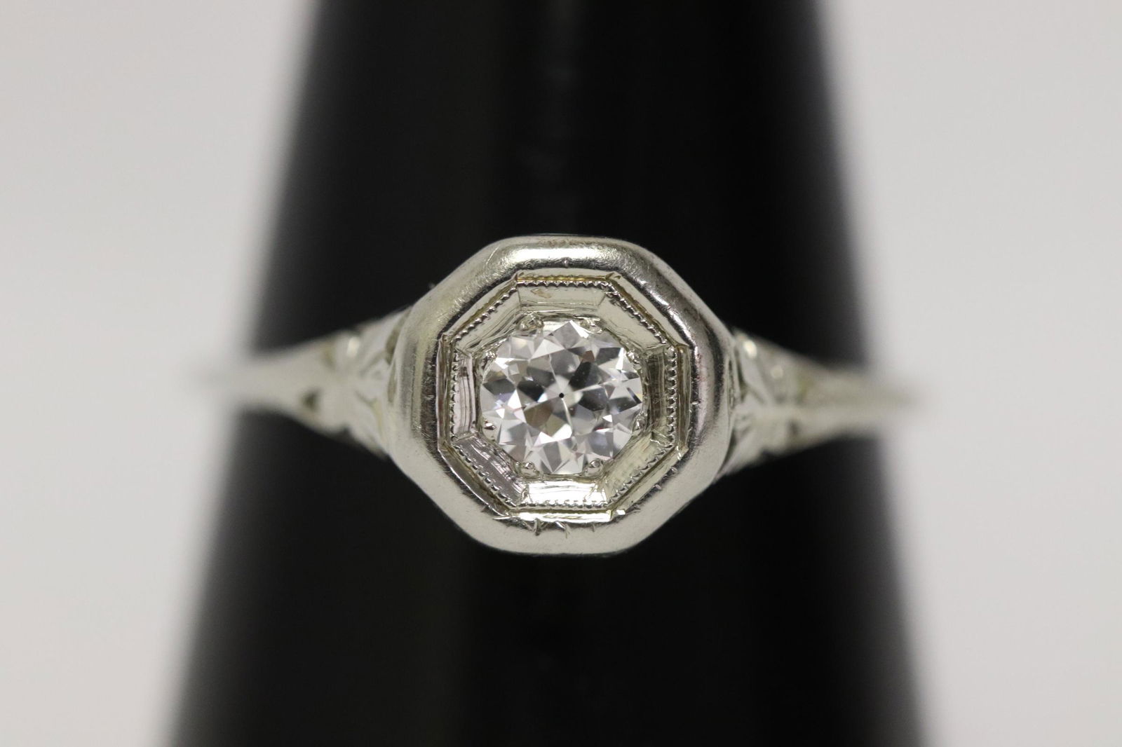 Art deco 14K W/G diamond ring (1 of 10)