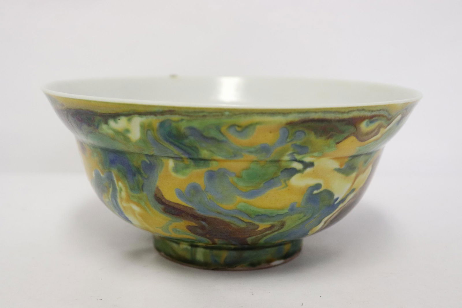 Unusual Chinese antique wucai porcelain bowl: Unusual Chinese antique wucai porcelain bowl, 3.2"x6.9"dia
