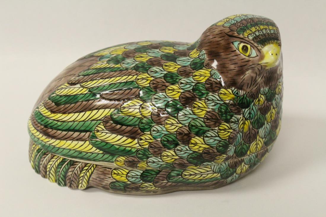 Vintage Chinese sancai porcelain box (1 of 10)