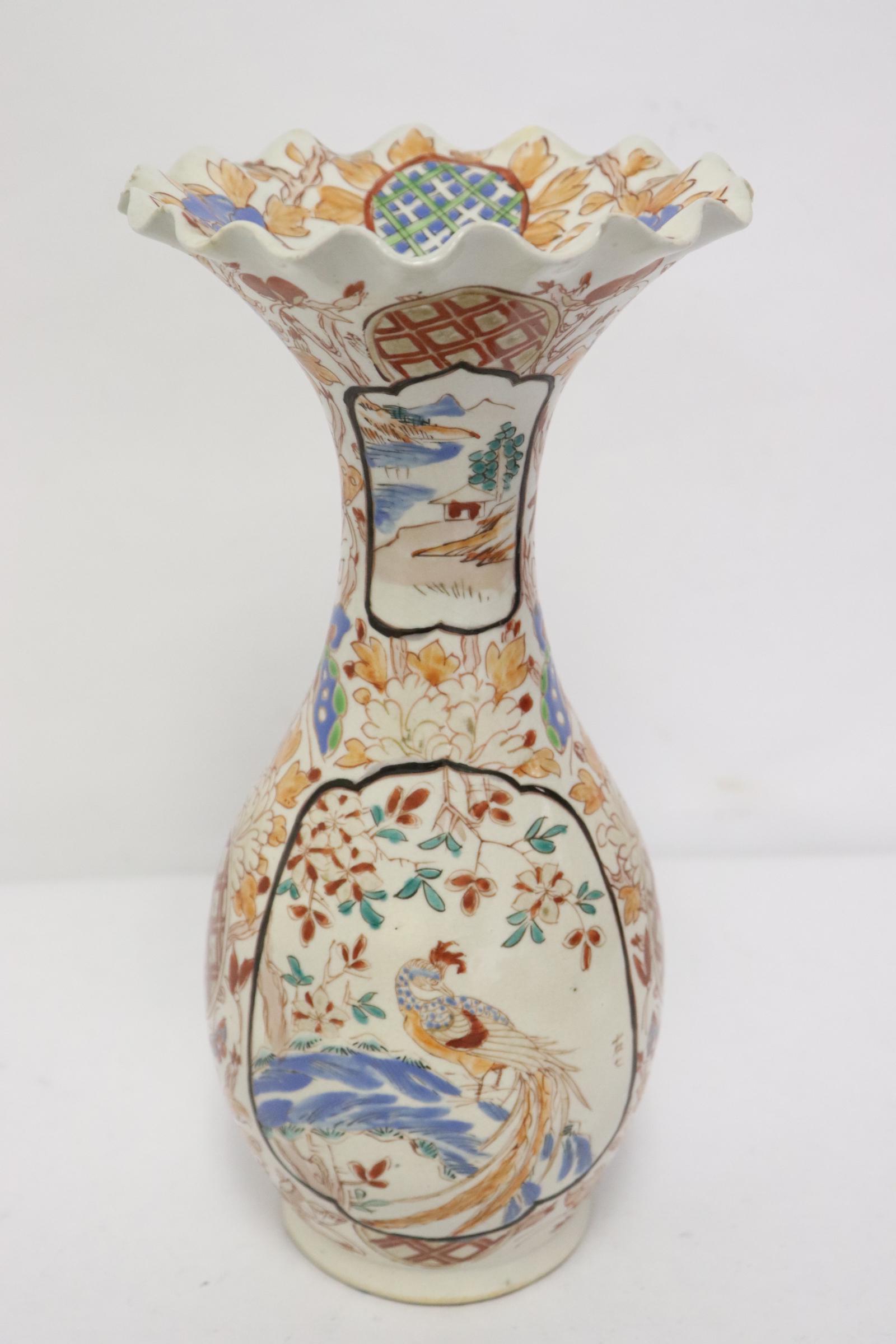 Japanese antique hand painted kutani vase, signed: Japanese antique hand painted kutani vase, signed, 9.2"x4.65"dia