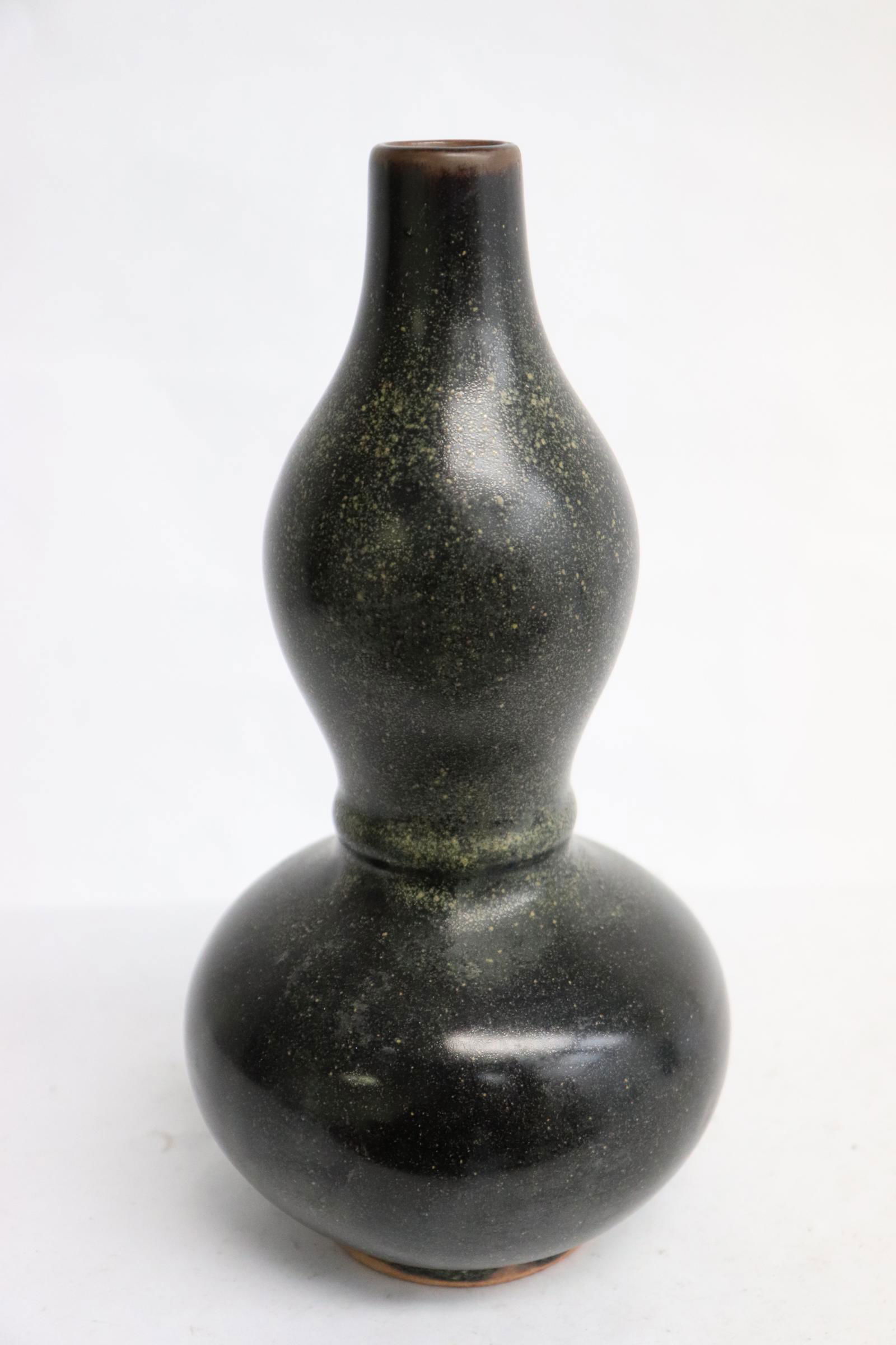 Chinese vintage earthenware gourd shape vase (1 of 10)