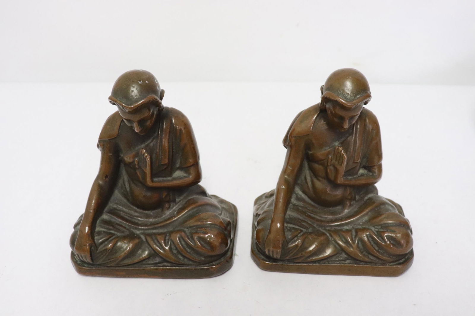 Pair figural motif metal bookends (1 of 8)