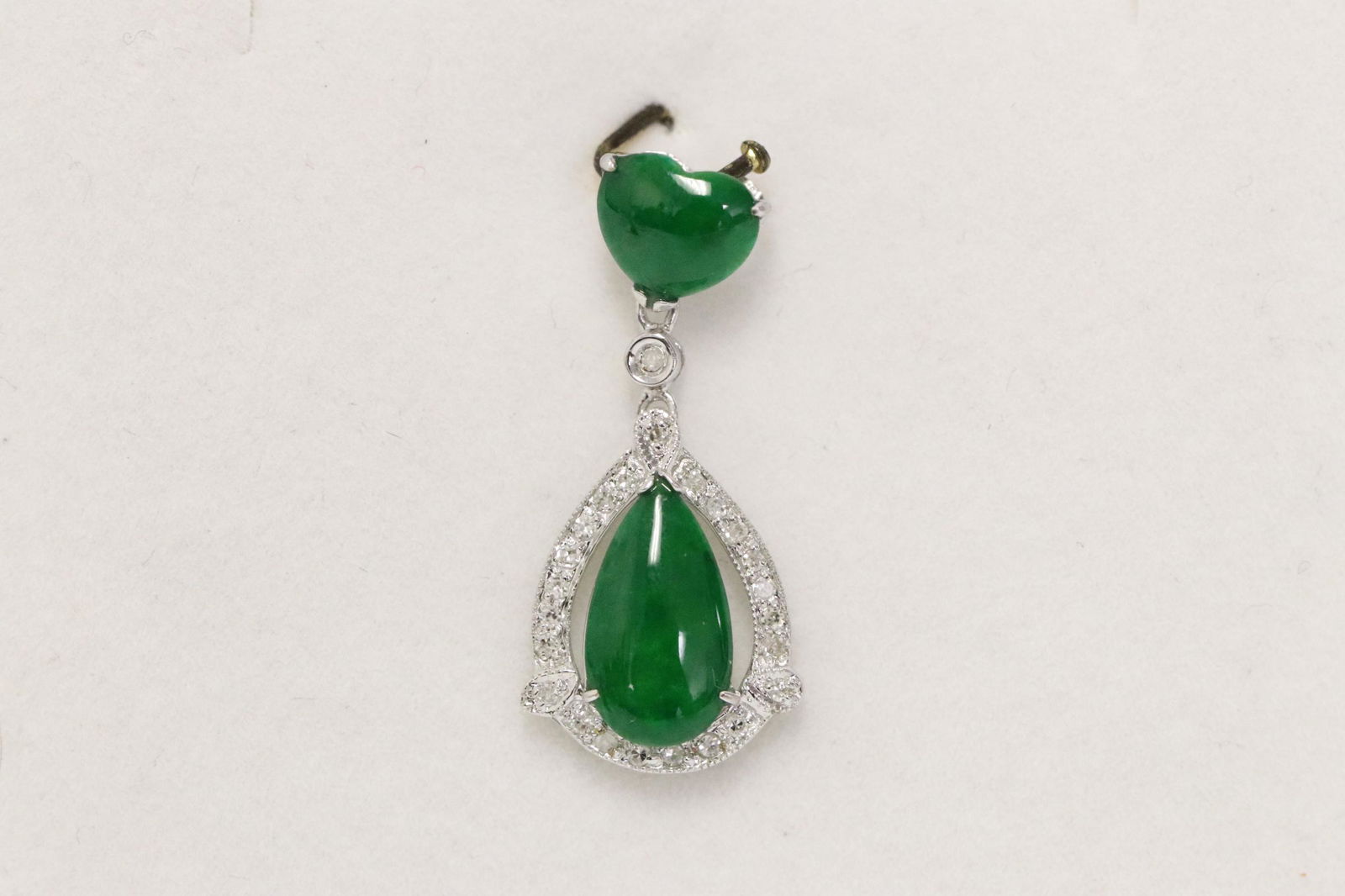 18K W/G jadeite diamond pendant w/ GIA report (1 of 12)
