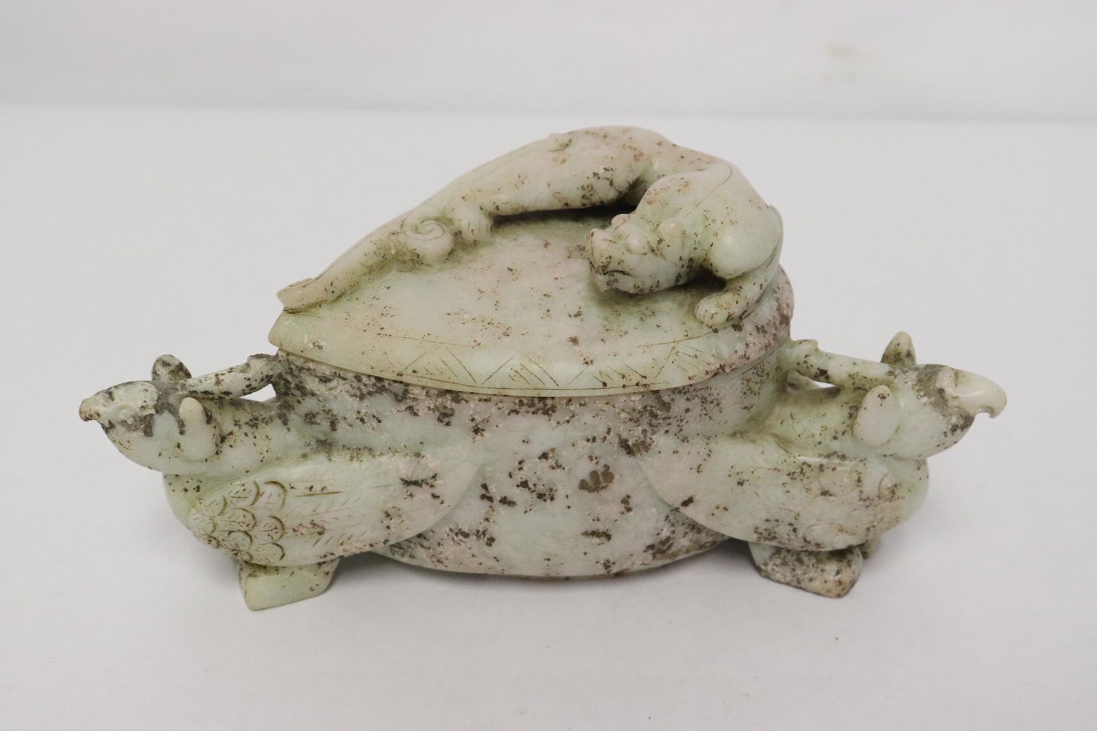Chinese jade carved covered box (1 of 10)