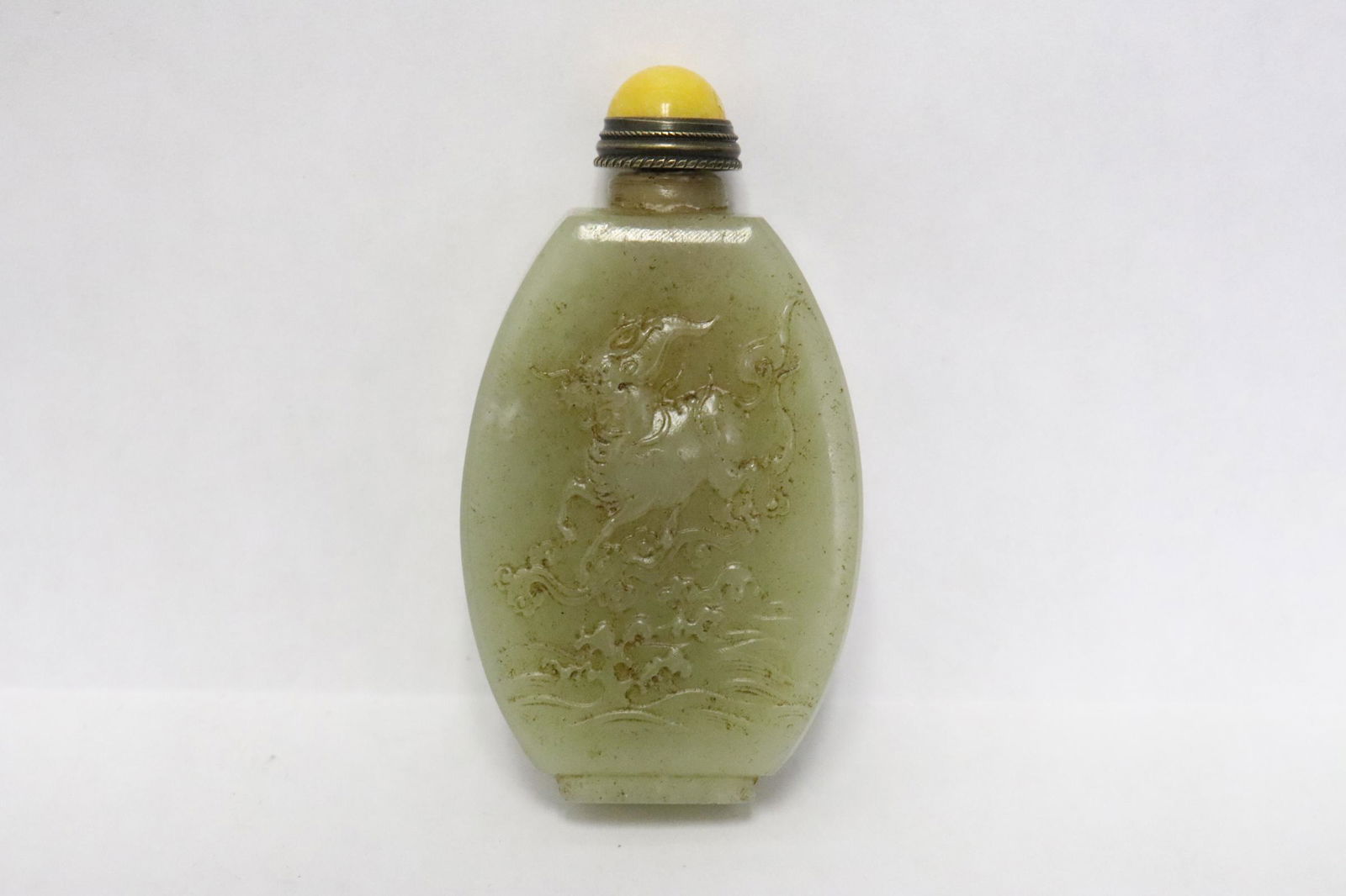 Chinese celadon jade snuff bottle (1 of 10)