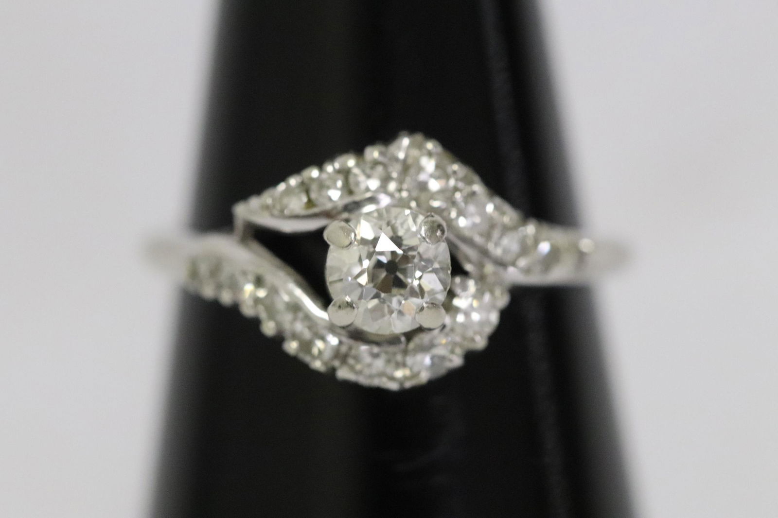 14K W/G diamond ring (1 of 10)