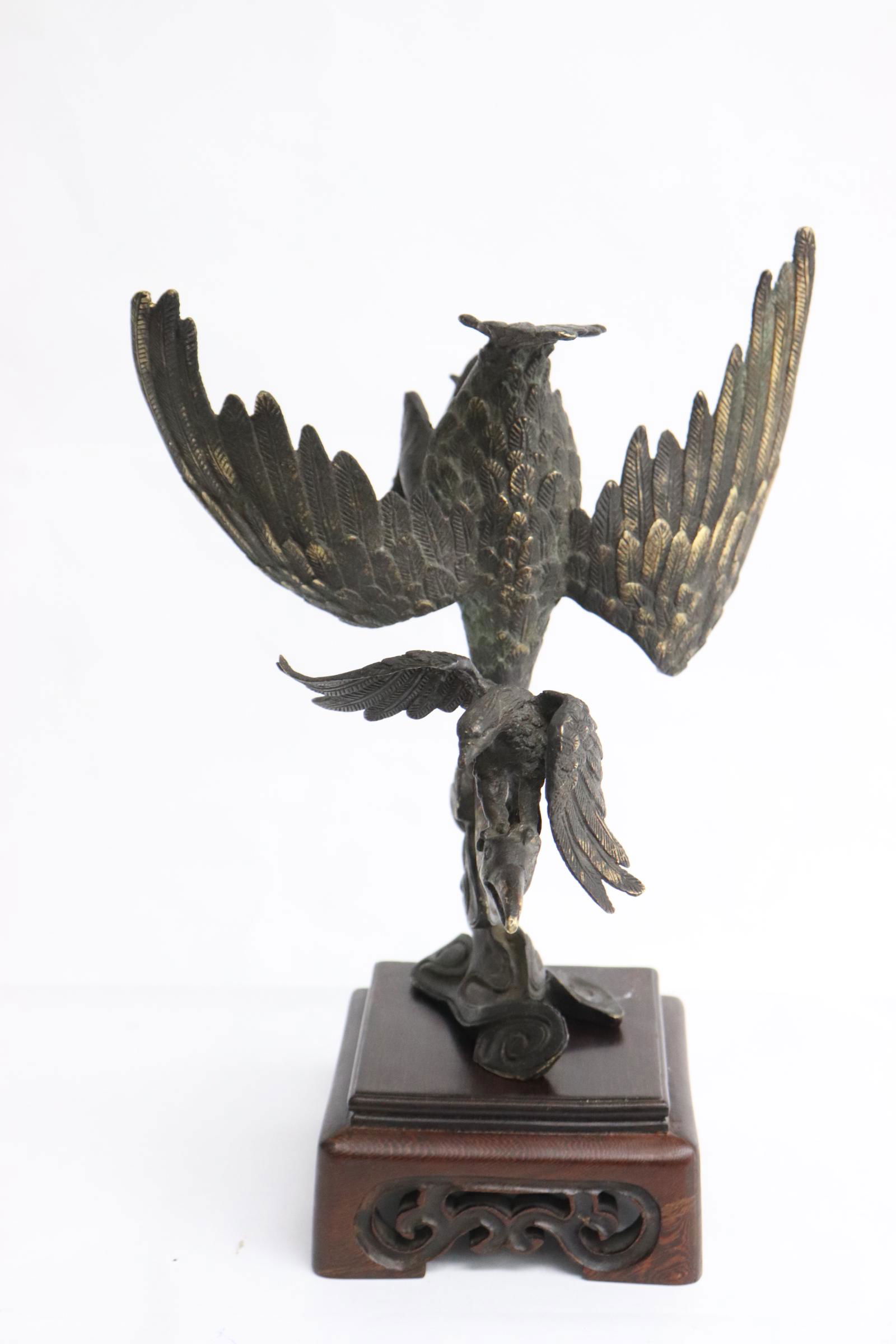 Chinese 16th/17th c. bronze sculpture on stand (1 of 10)