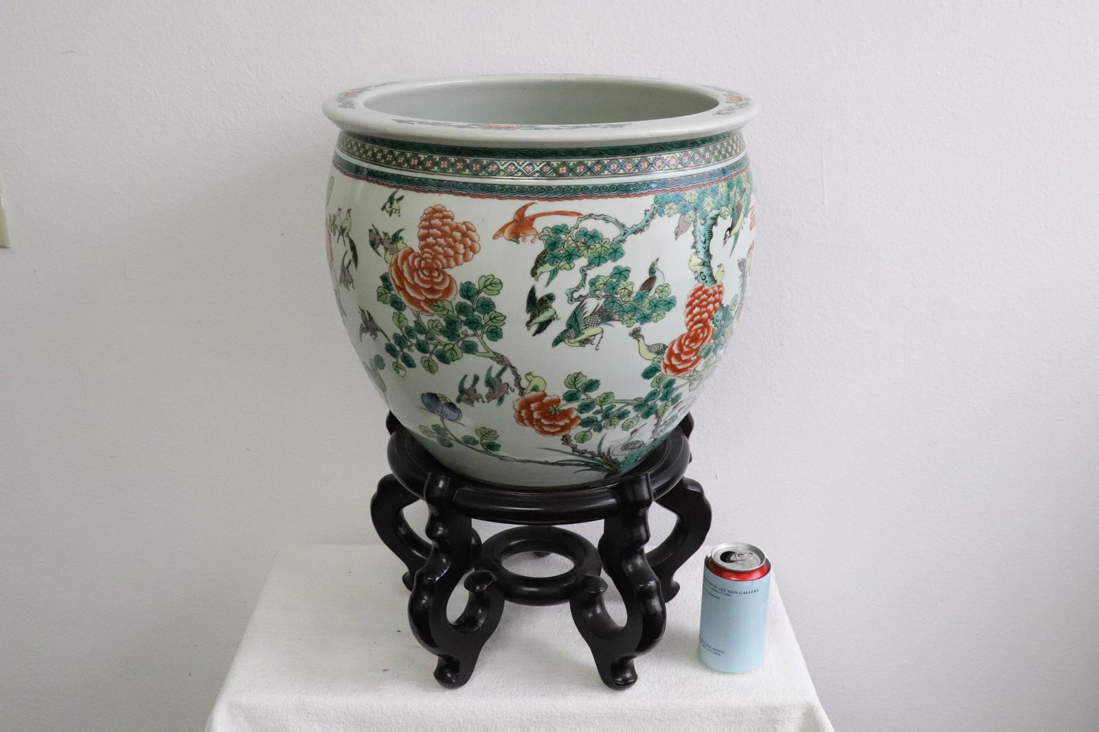 Lg Chinese 19th c. porcelain planter, Guangxu period (1 of 11)