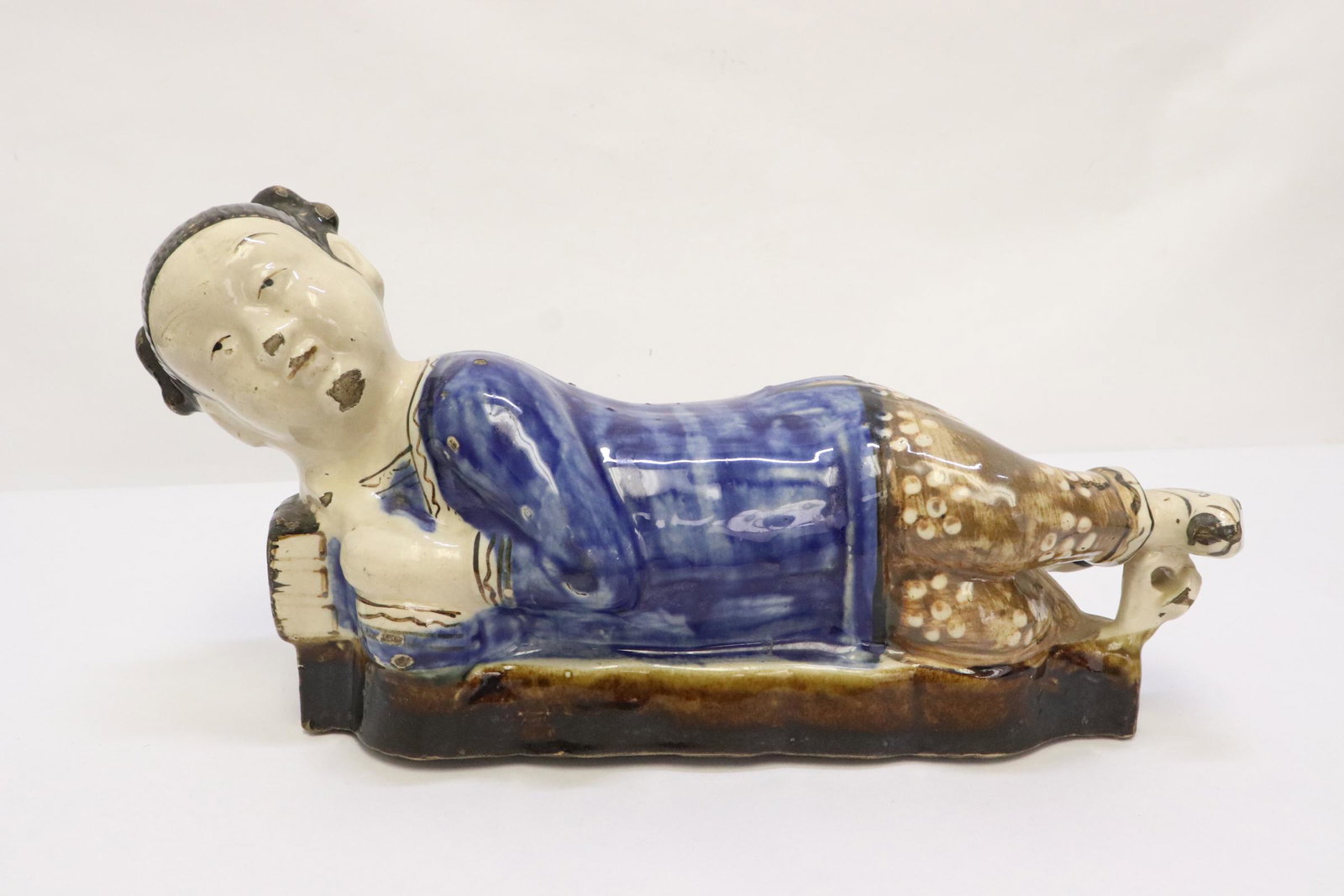 Song style wucai earthenware pillow: Song style wucai earthenware pillow, 7.5"H