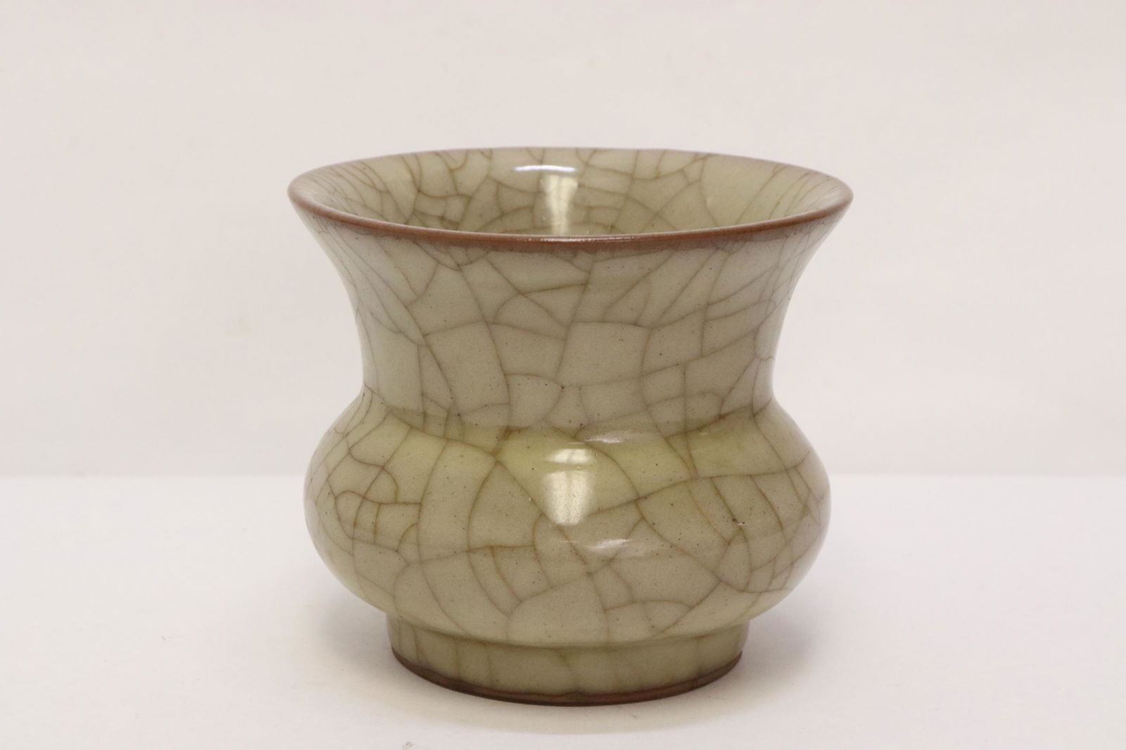 A Song style crackleware porcelain jar (1 of 10)
