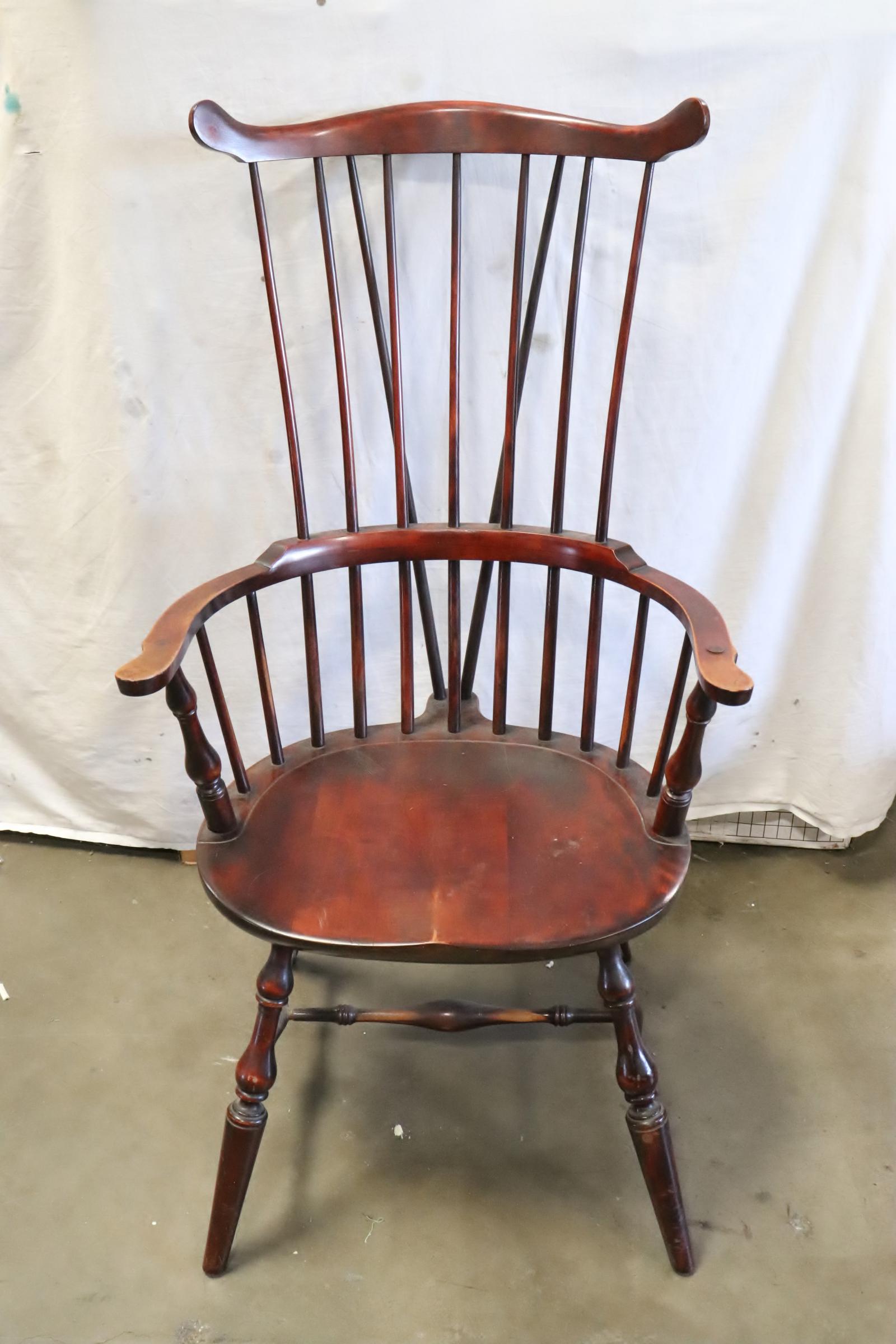 Antique mahogany Windsor armchair: Antique mahogany Windsor armchair, 44.7"x23.1"x26.5"