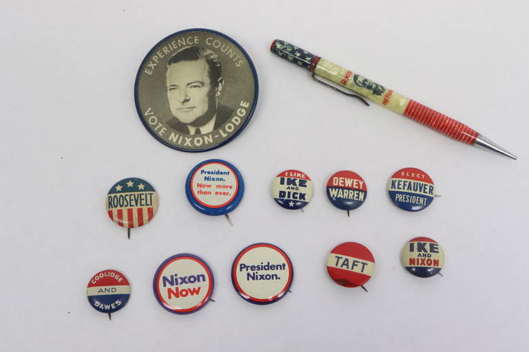 US vintage campaign buttons (0575) on Jan 17, 2023 International
