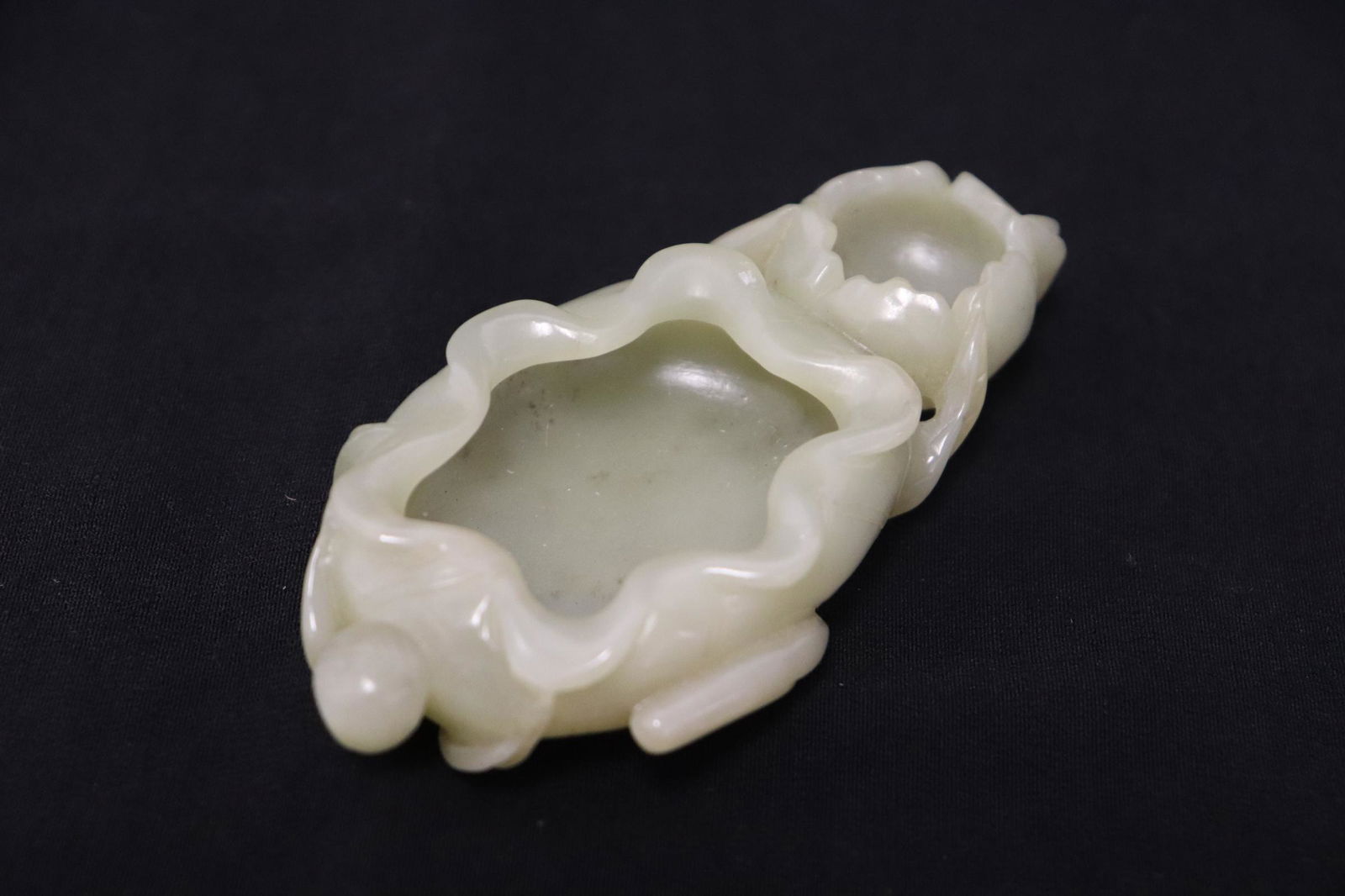 Fine Chinese celadon jade carved brush wash (1 of 8)