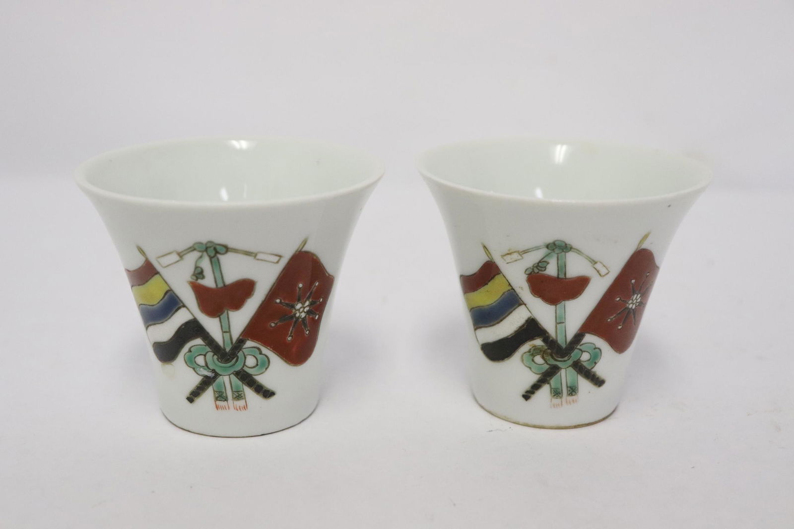 Pair wucai porcelain tea bowls (1 of 8)