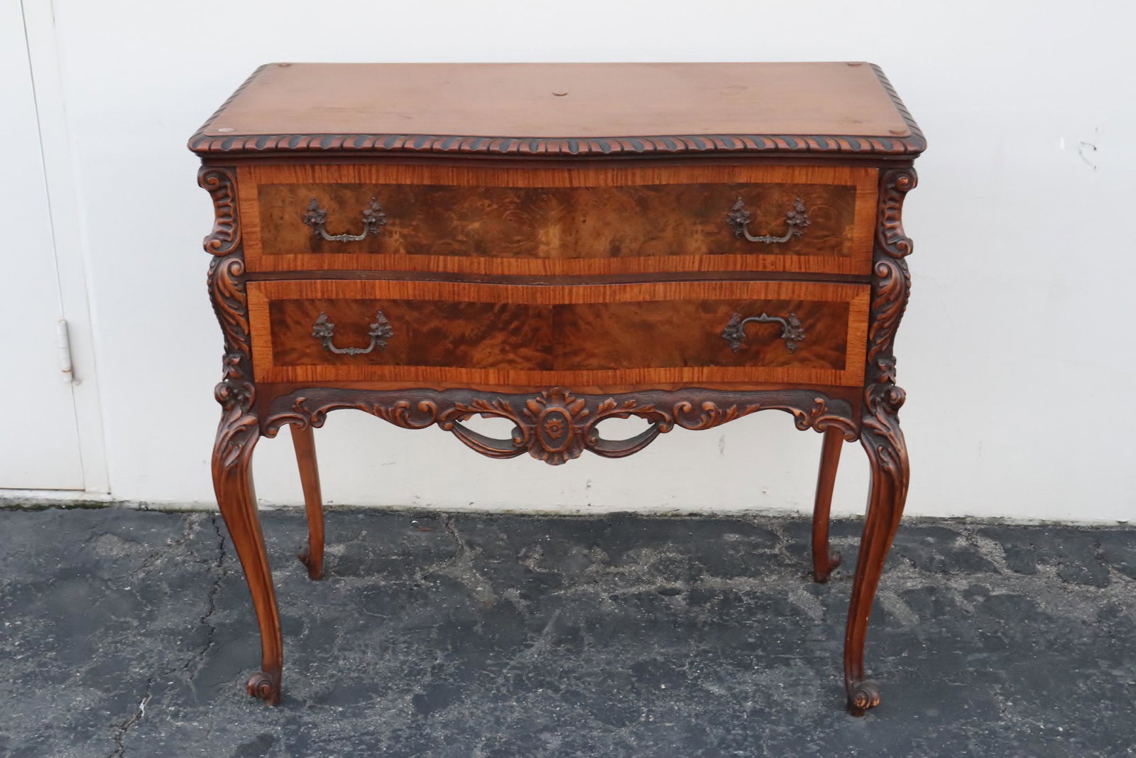 early 20th century inlaid mahogany server (1 of 12)