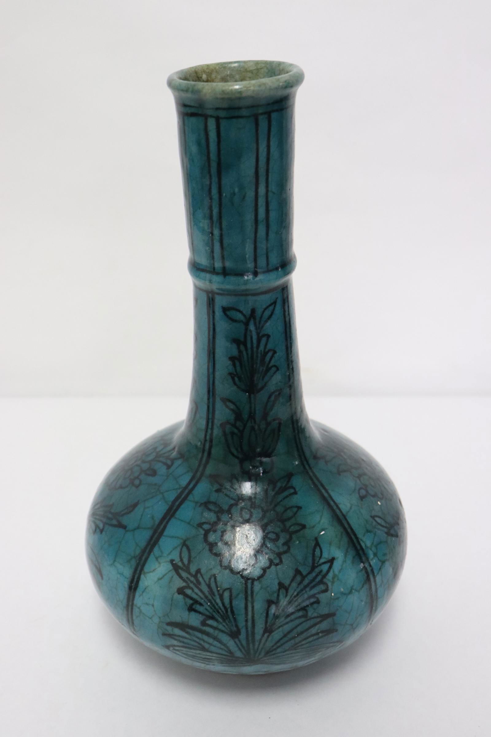 Chinese Ming crackleware porcelain vase, c1500 (1 of 9)