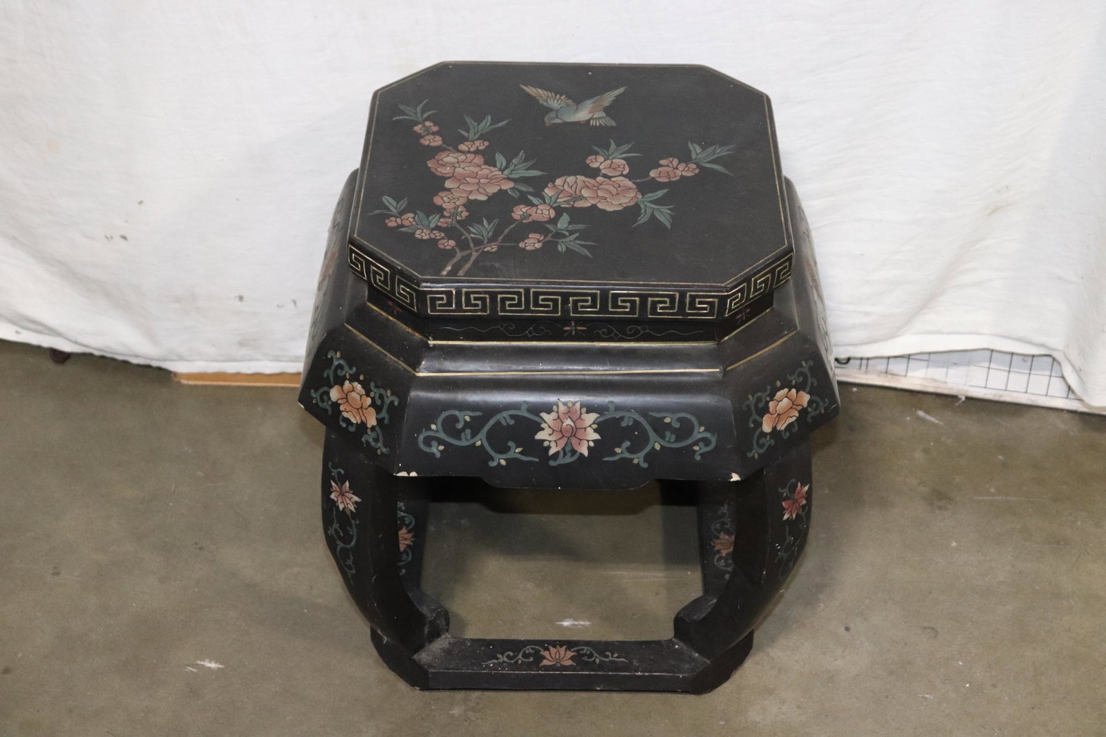 A lacquer stool: A lacquer stool, 17.9"x17.4"x17.4"