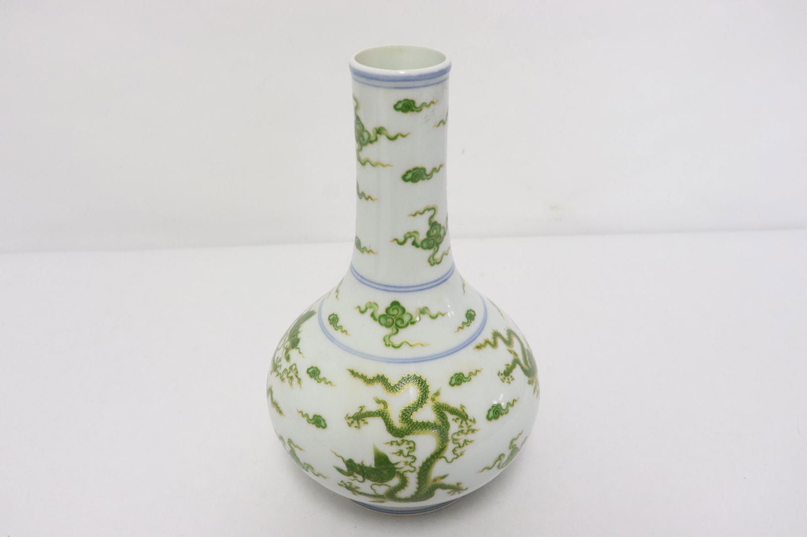 Chinese famille rose porcelain vase (1 of 9)
