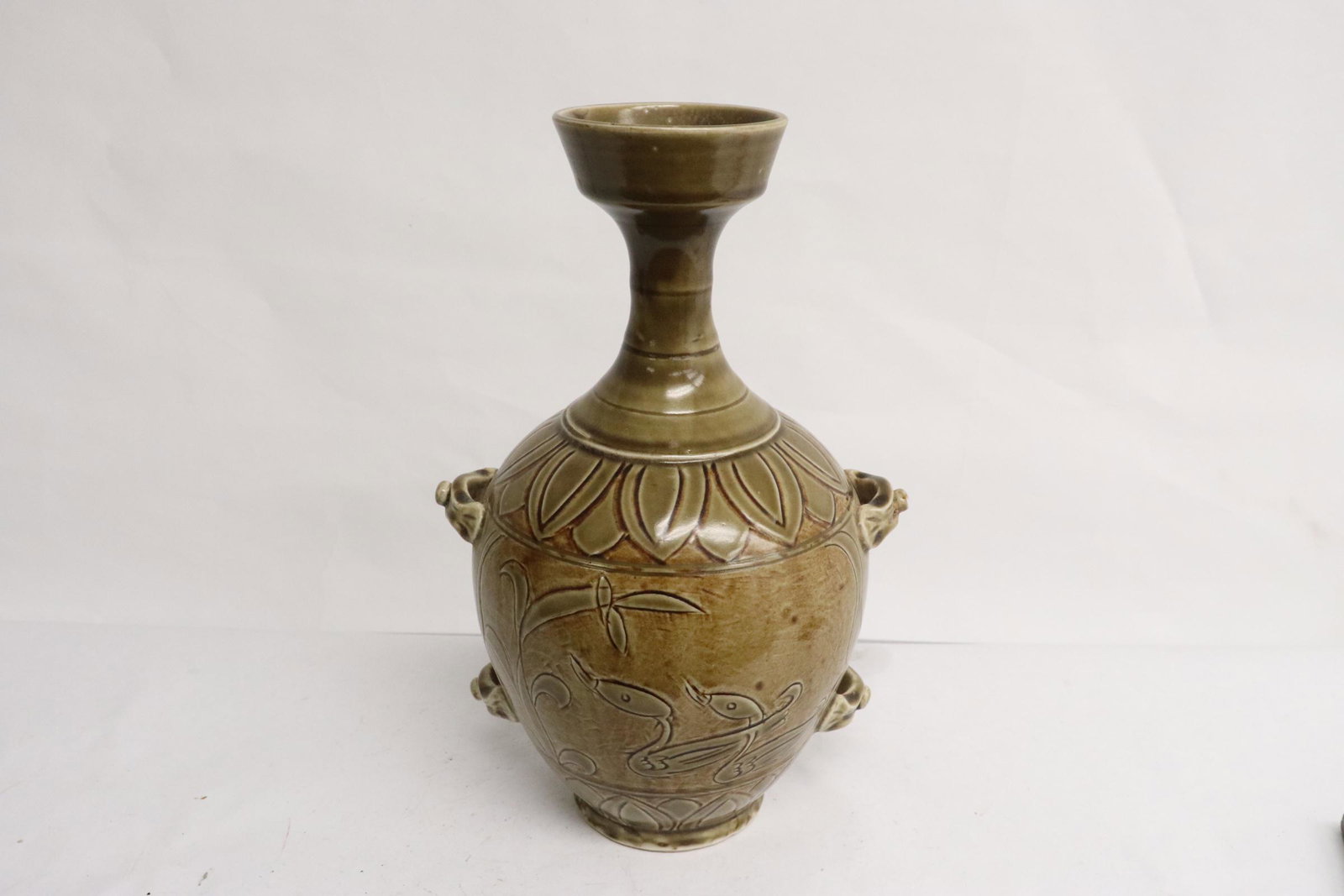 Chinese celadon vase: Chinese celadon vase, 10.2"x6.9"x5.8"