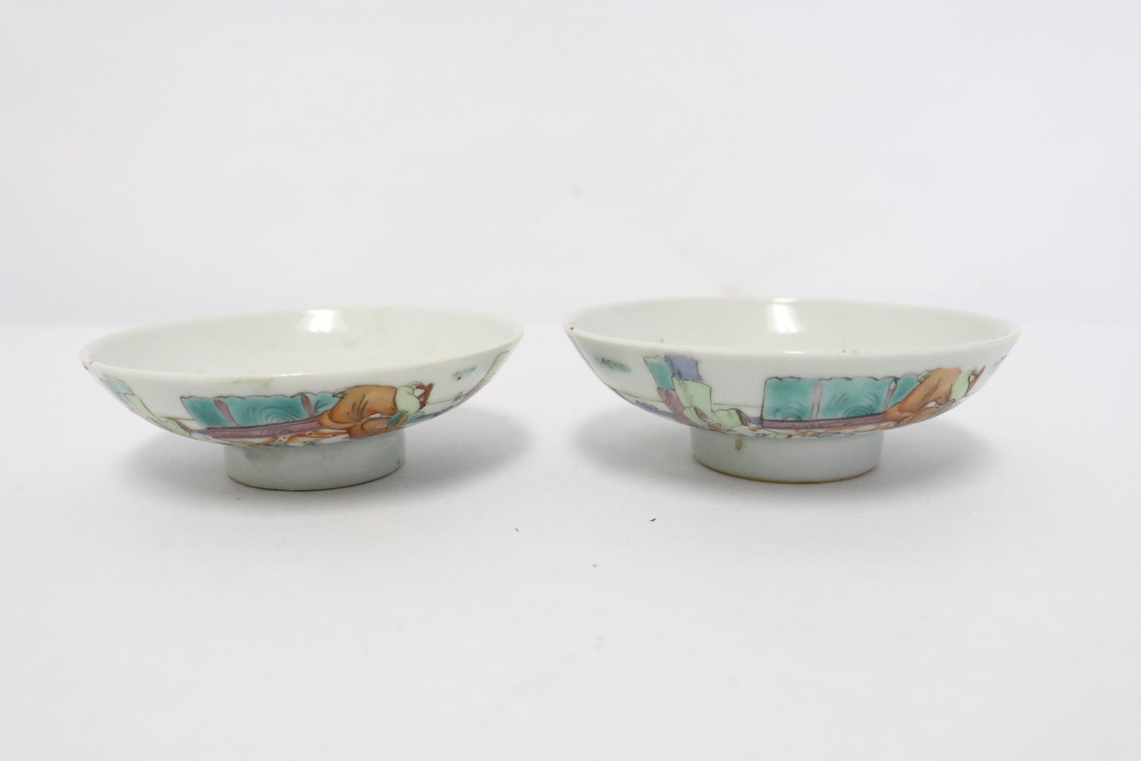 Pair Chinese antique famille rose sauce bowls: Pair Chinese antique famille rose sauce bowls, 1.24"x3.75"dia, 1.25"x3.9"dia